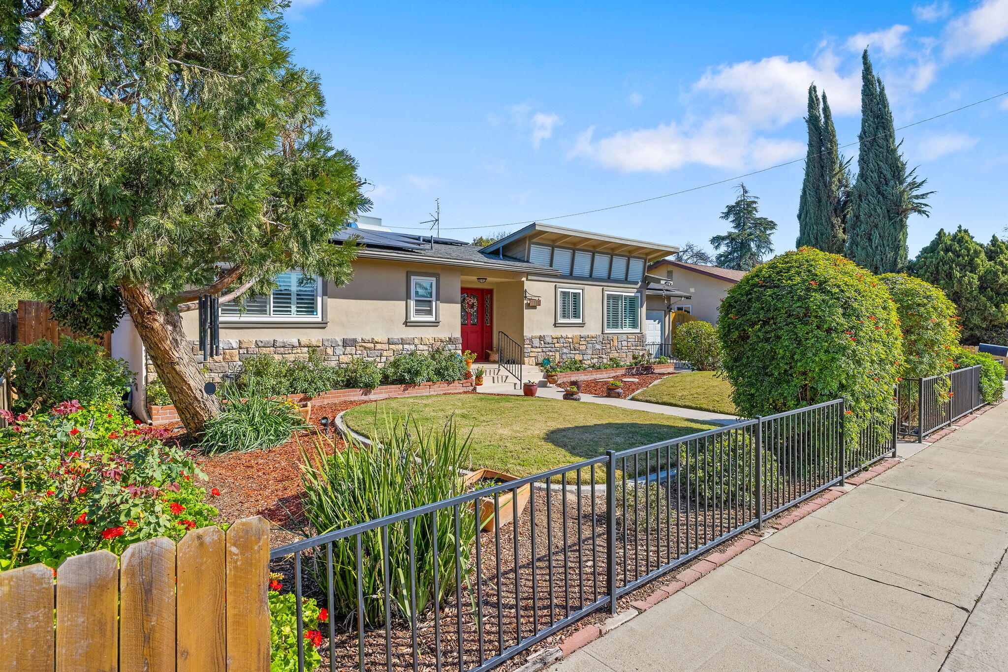 610 S Whitney St, Visalia, CA 93277