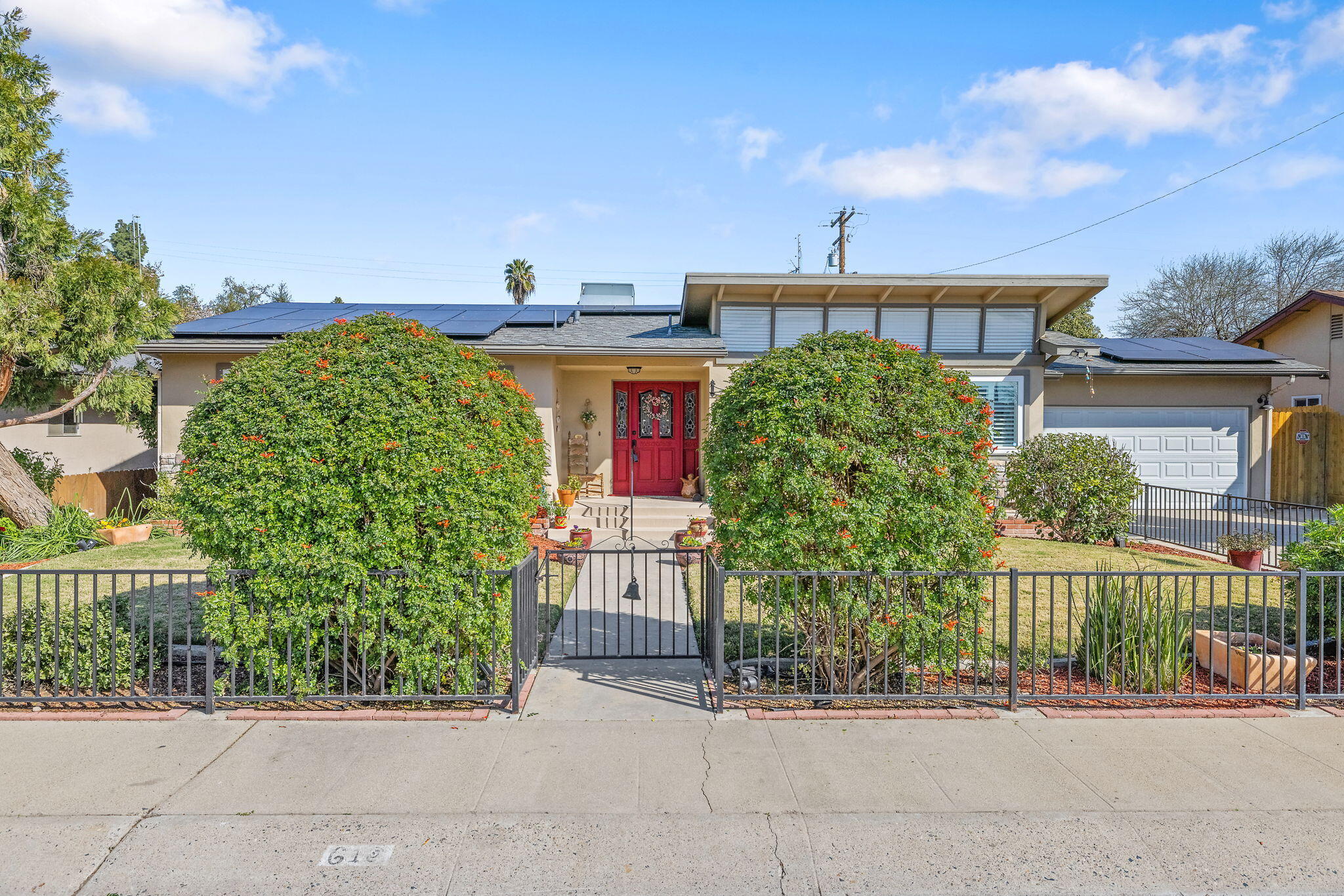 610 S Whitney St, Visalia, CA 93277