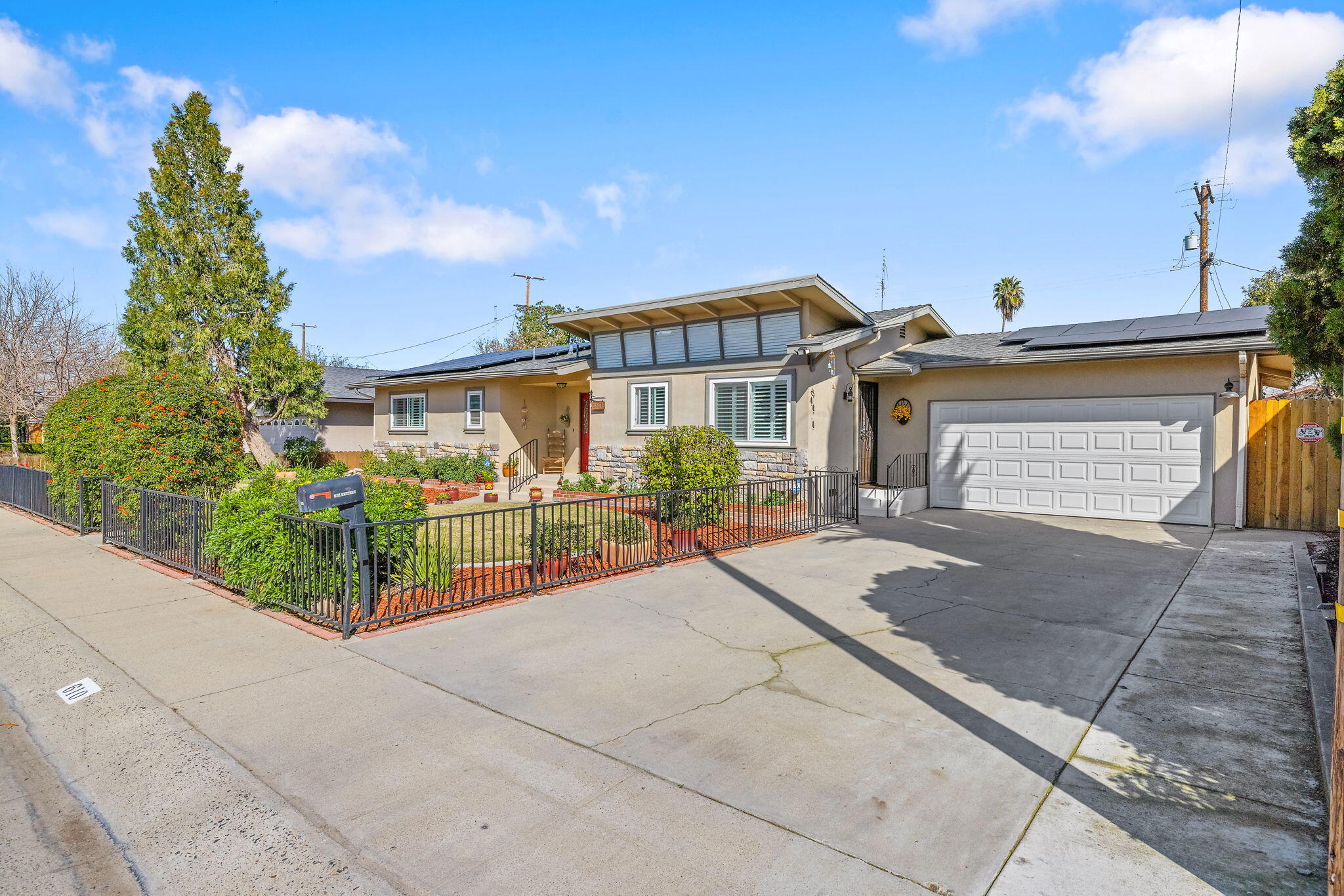 610 S Whitney St, Visalia, CA 93277