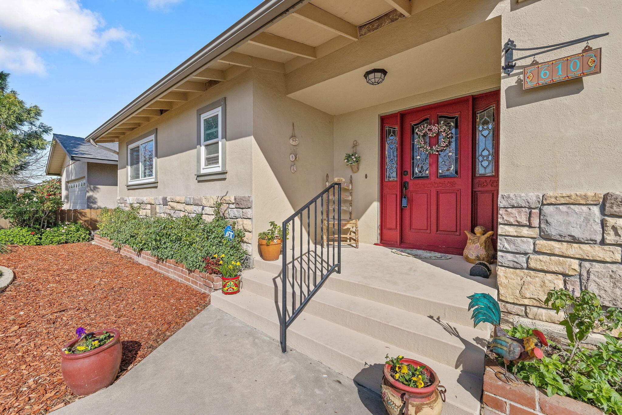 610 S Whitney St, Visalia, CA 93277