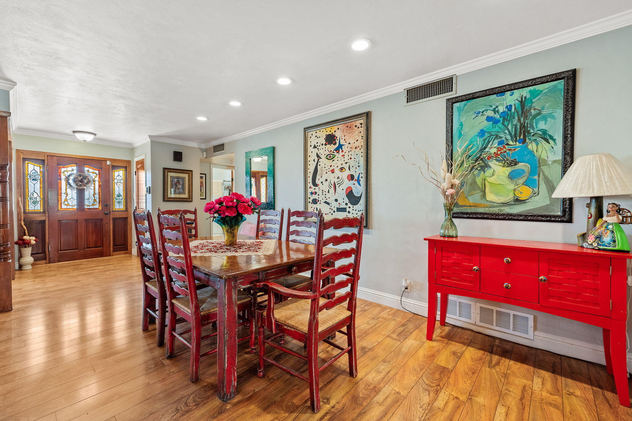 610 S Whitney St, Visalia, CA 93277