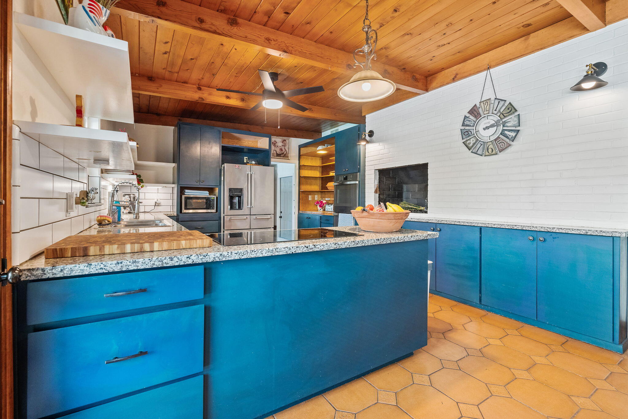 610 S Whitney St, Visalia, CA 93277