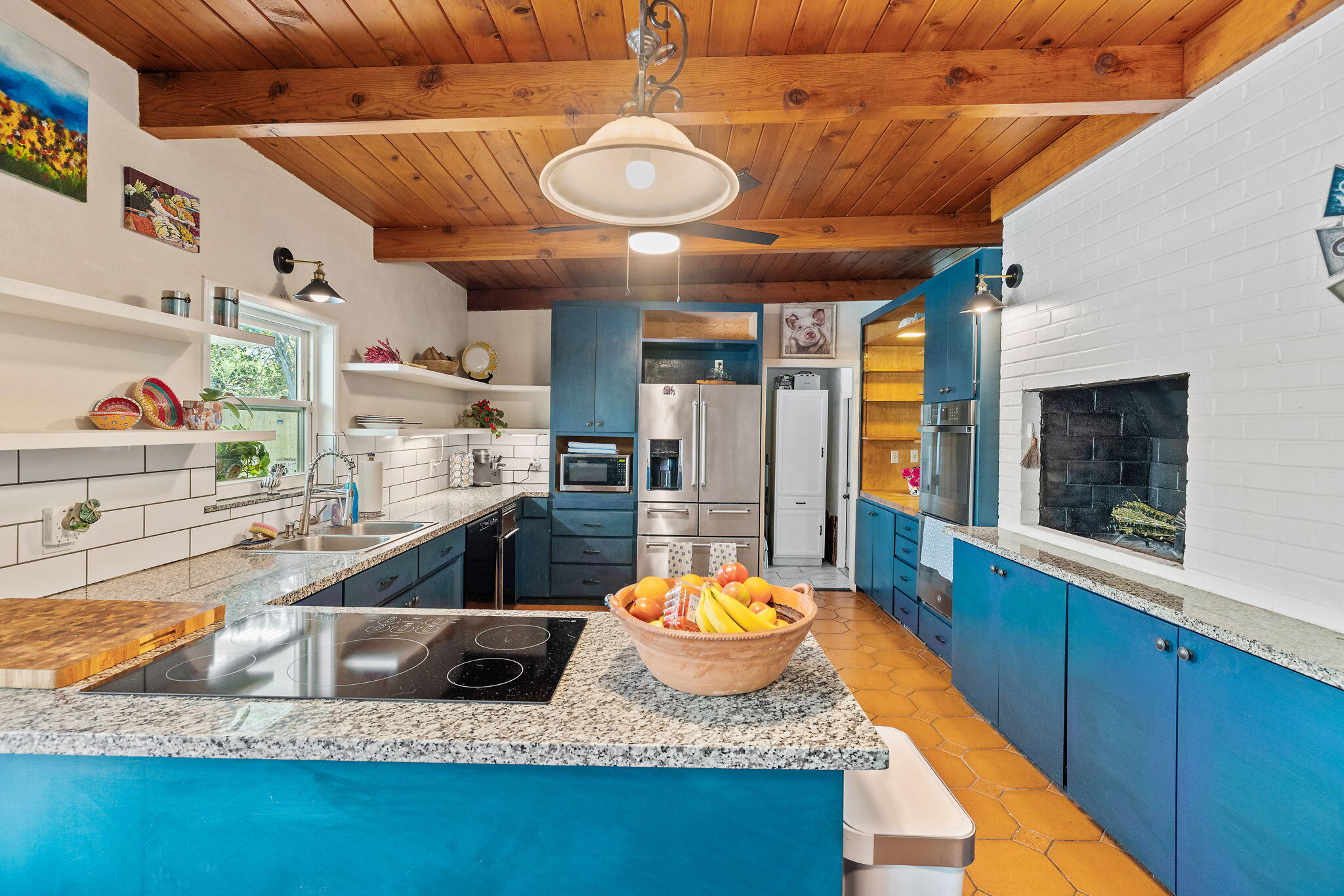 610 S Whitney St, Visalia, CA 93277