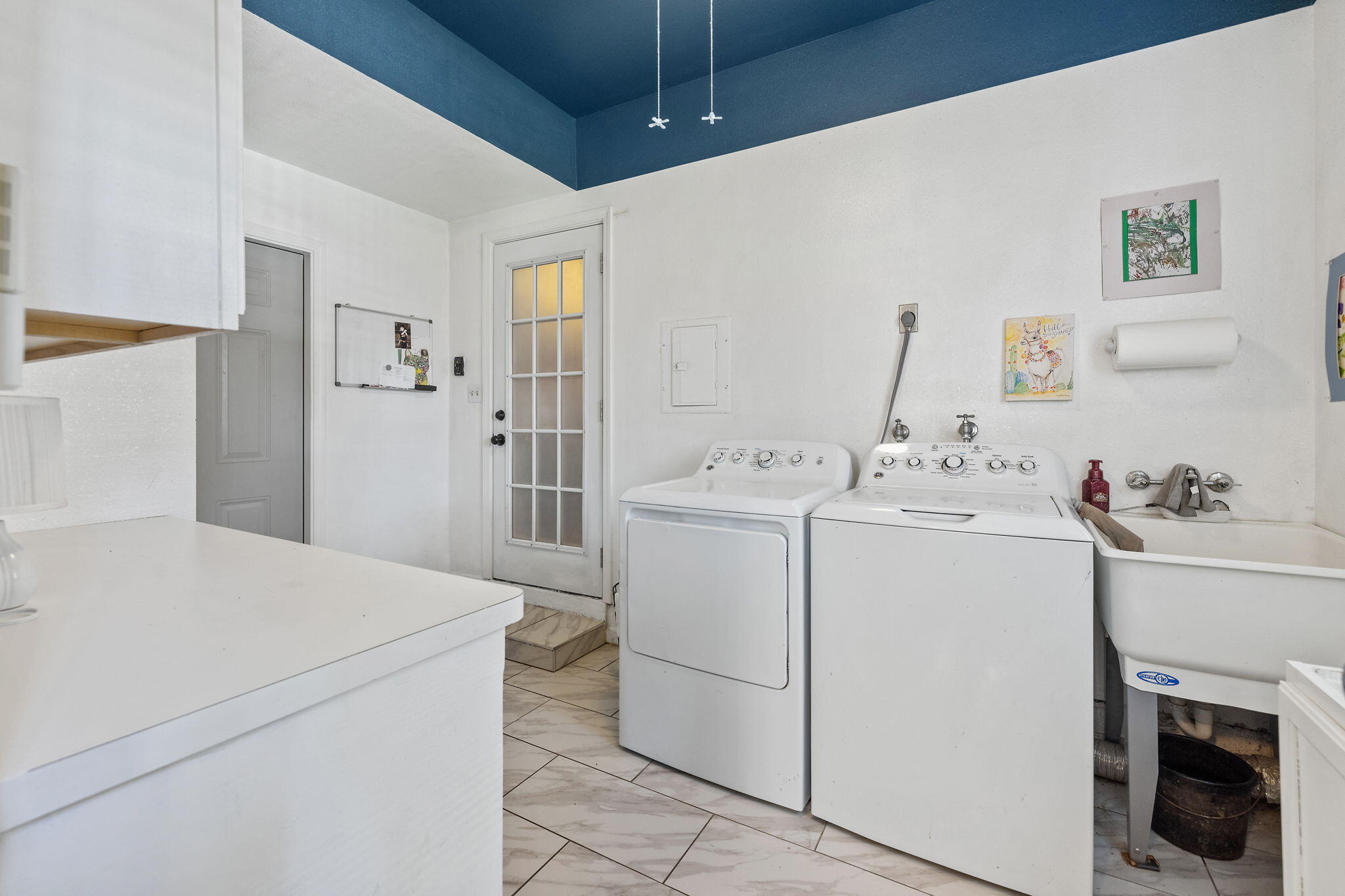 610 S Whitney St, Visalia, CA 93277