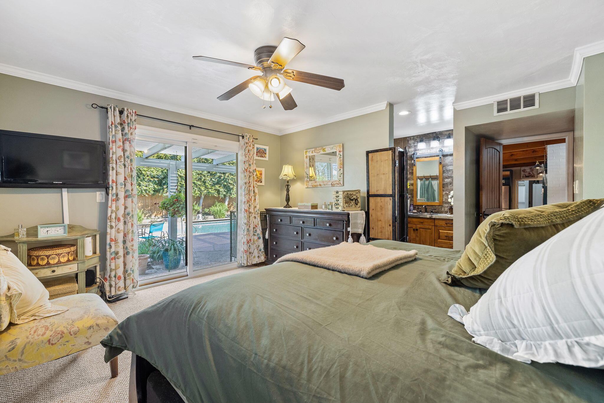 610 S Whitney St, Visalia, CA 93277