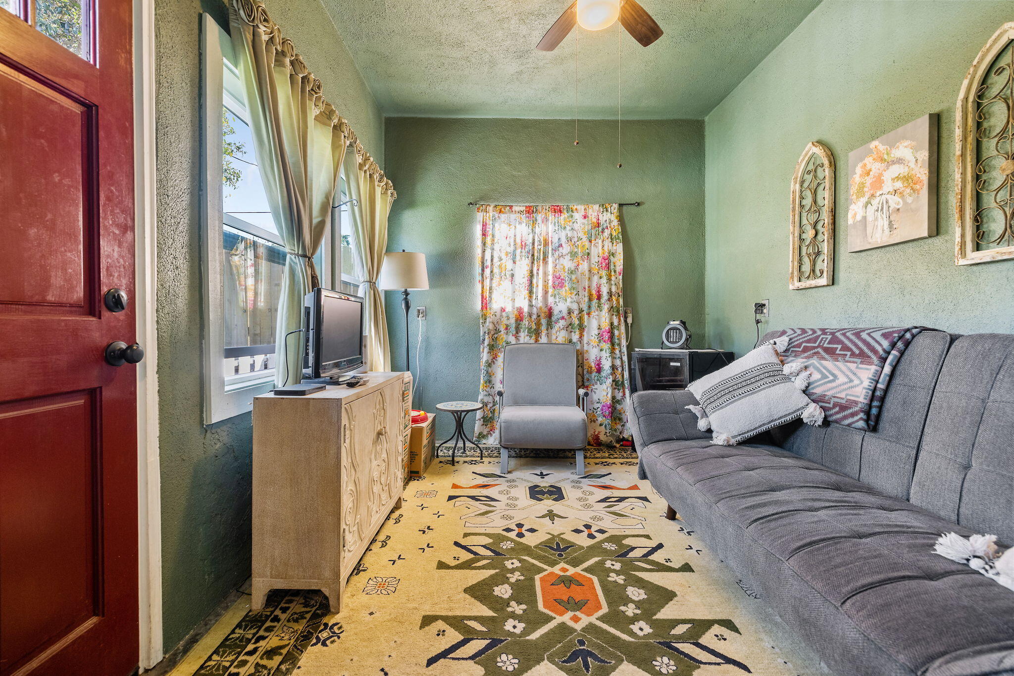 610 S Whitney St, Visalia, CA 93277