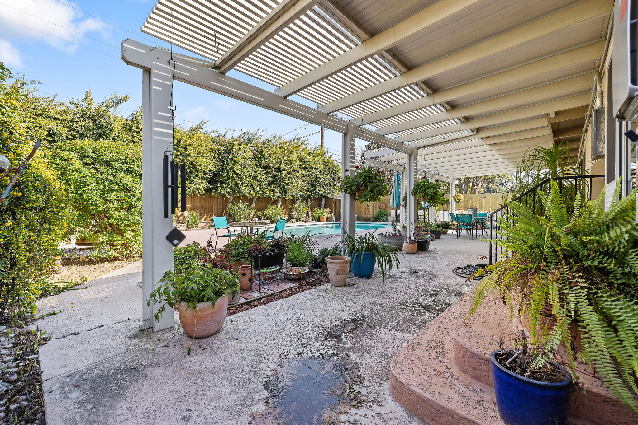 610 S Whitney St, Visalia, CA 93277