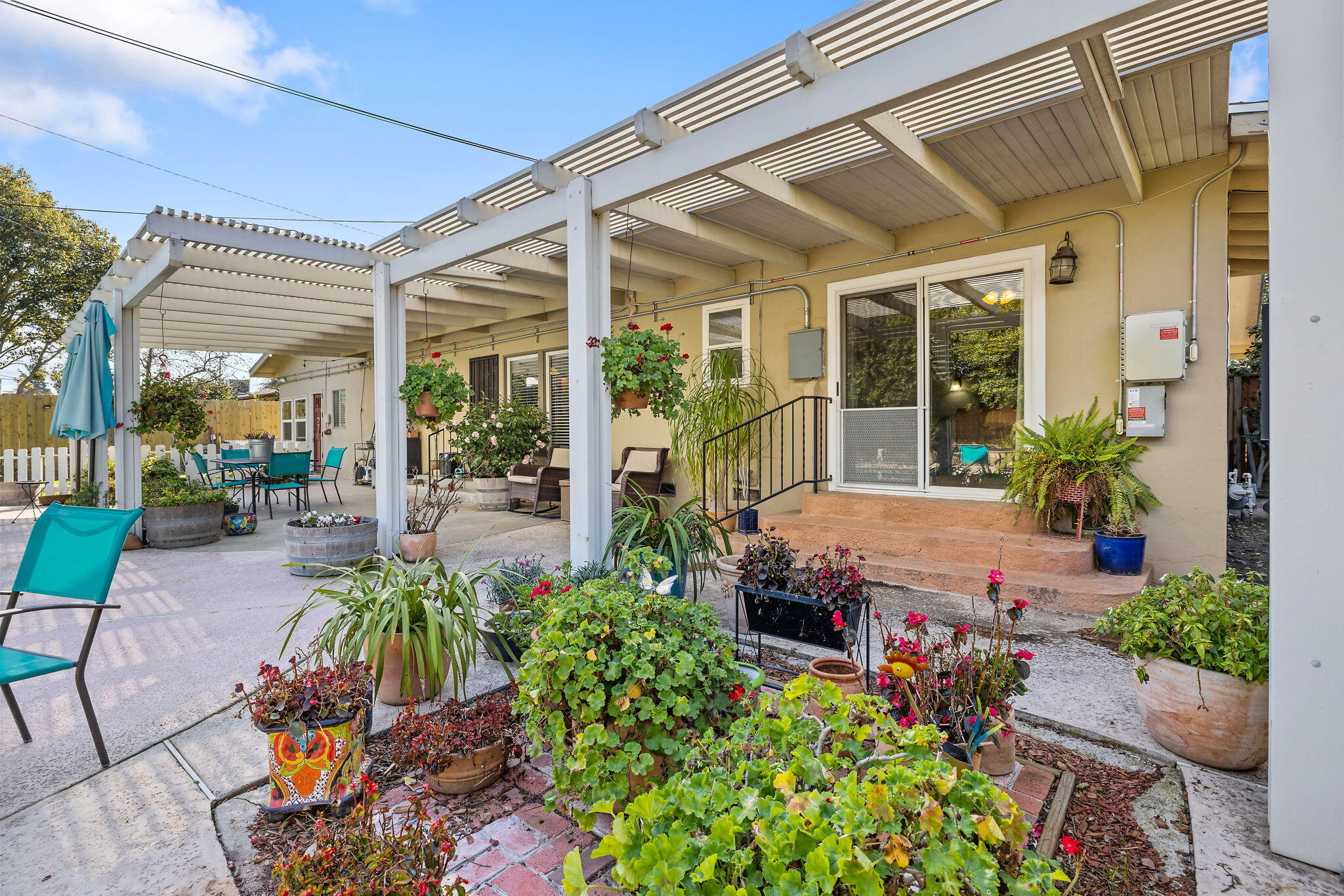 610 S Whitney St, Visalia, CA 93277