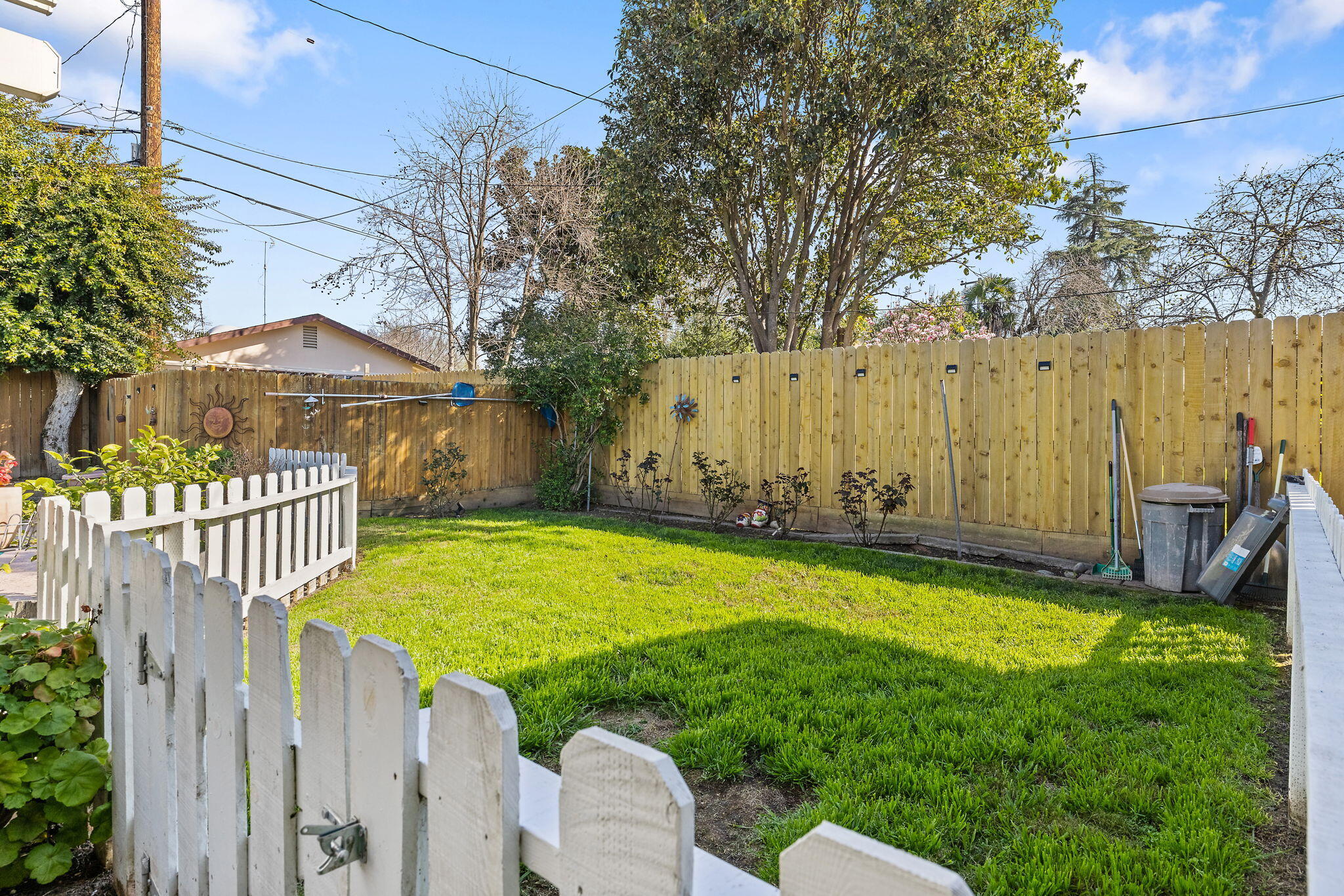 610 S Whitney St, Visalia, CA 93277