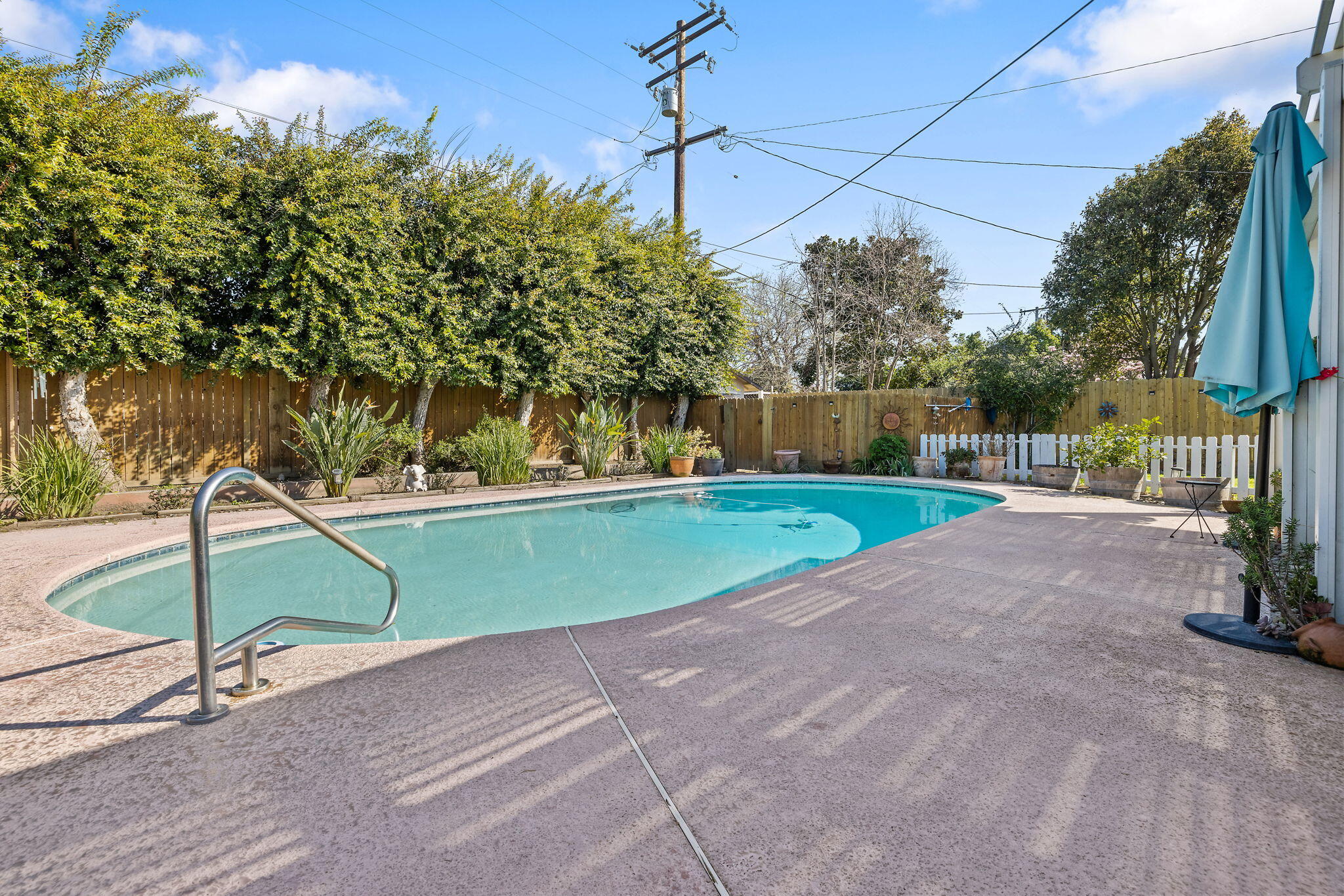 610 S Whitney St, Visalia, CA 93277