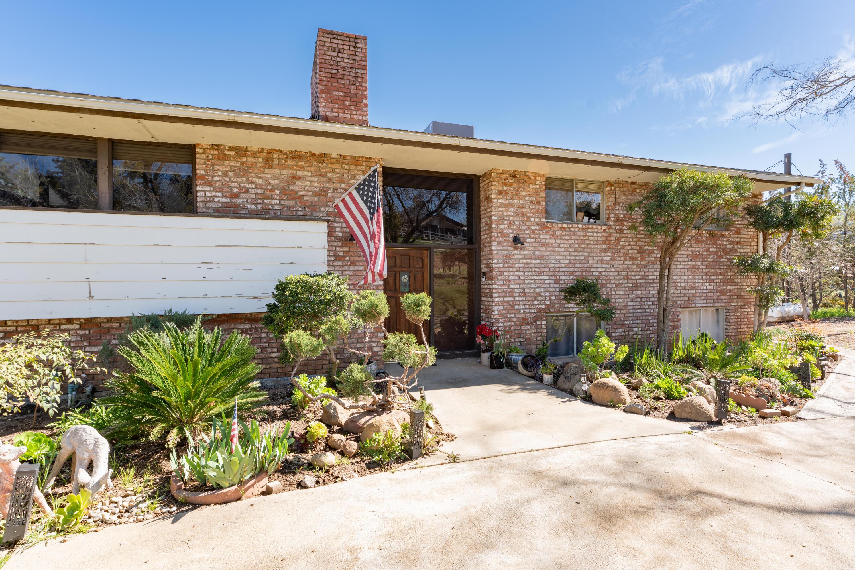 16610 Mustang Dr, Springville, CA 93265