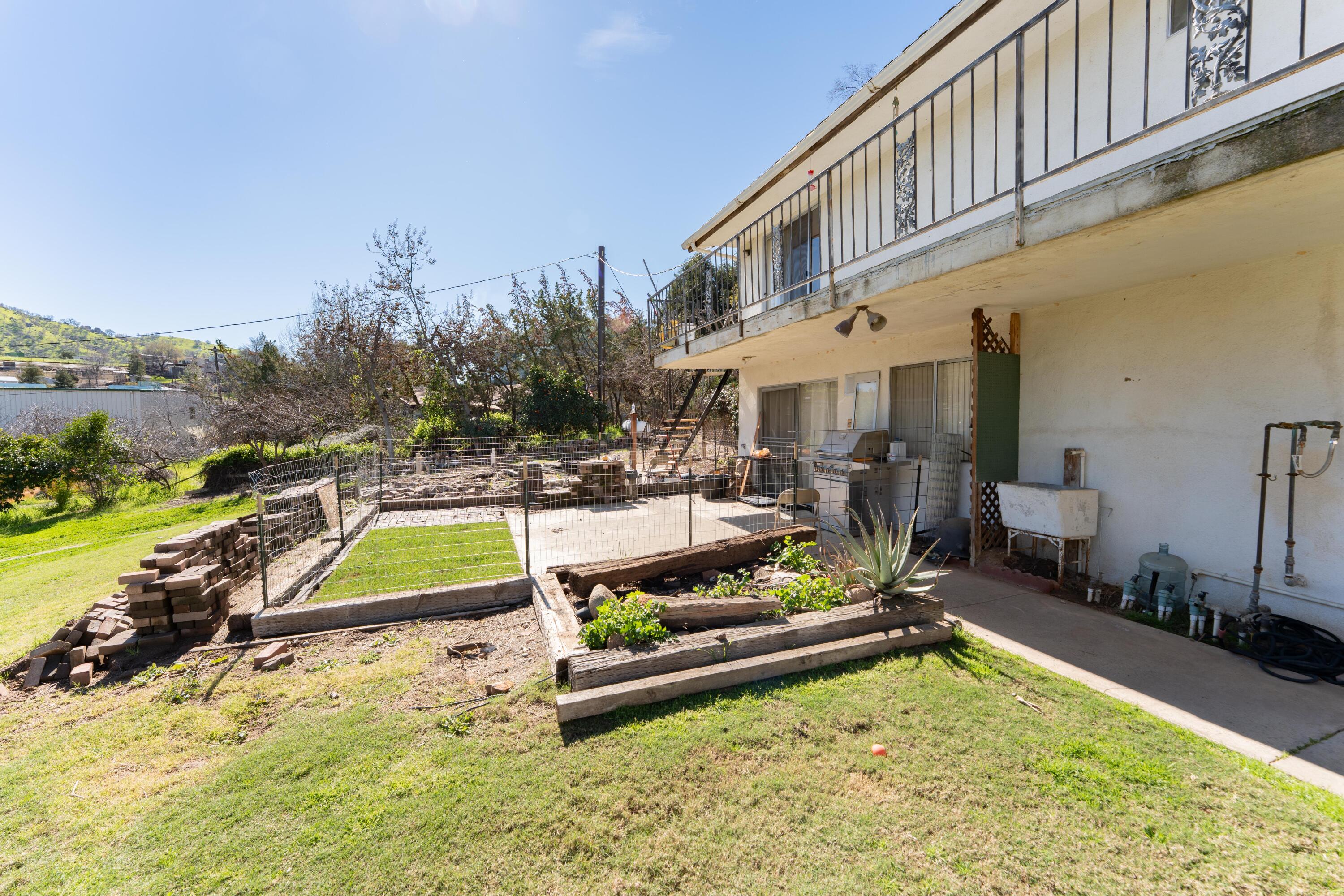 16610 Mustang Dr, Springville, CA 93265