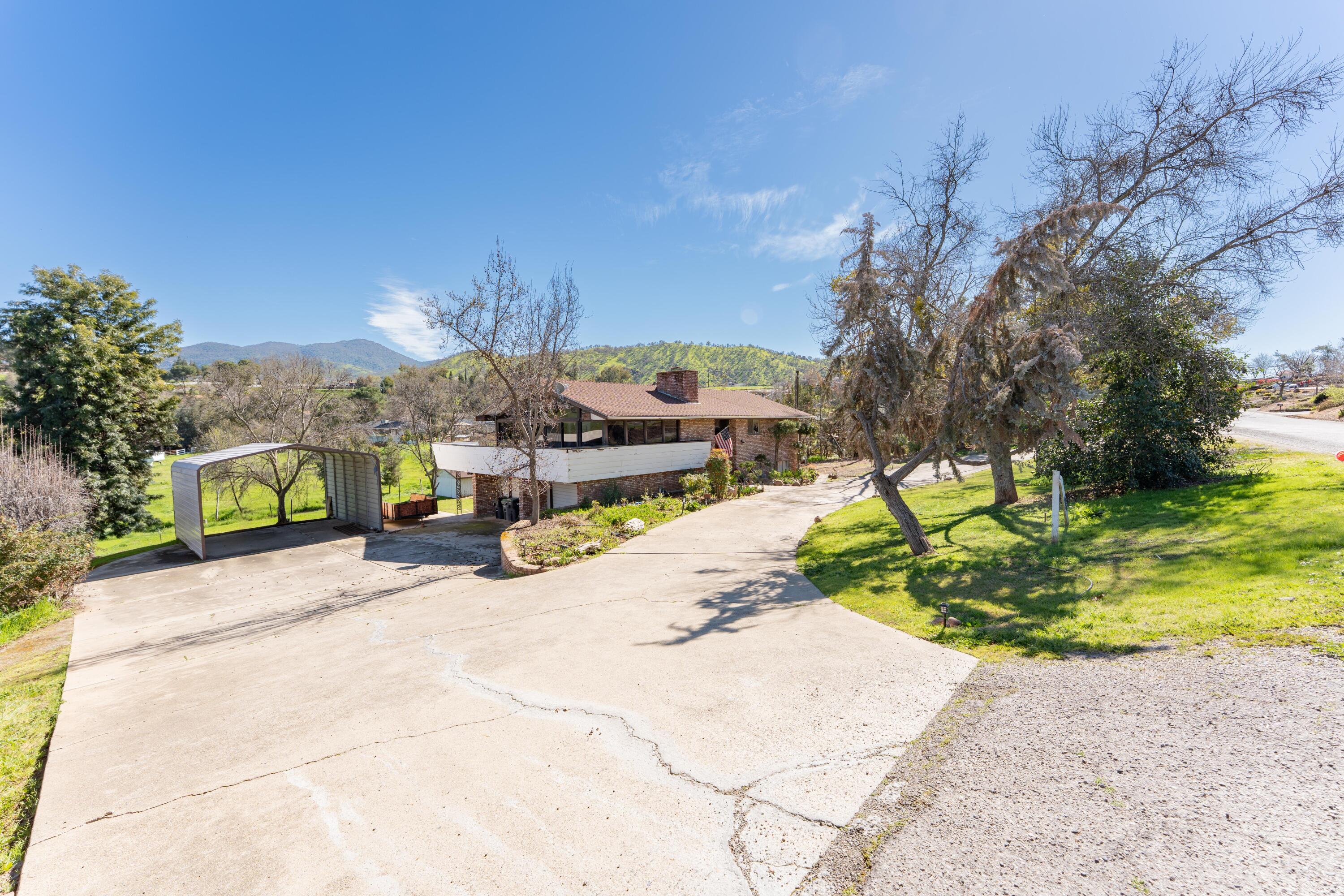 16610 Mustang Dr, Springville, CA 93265