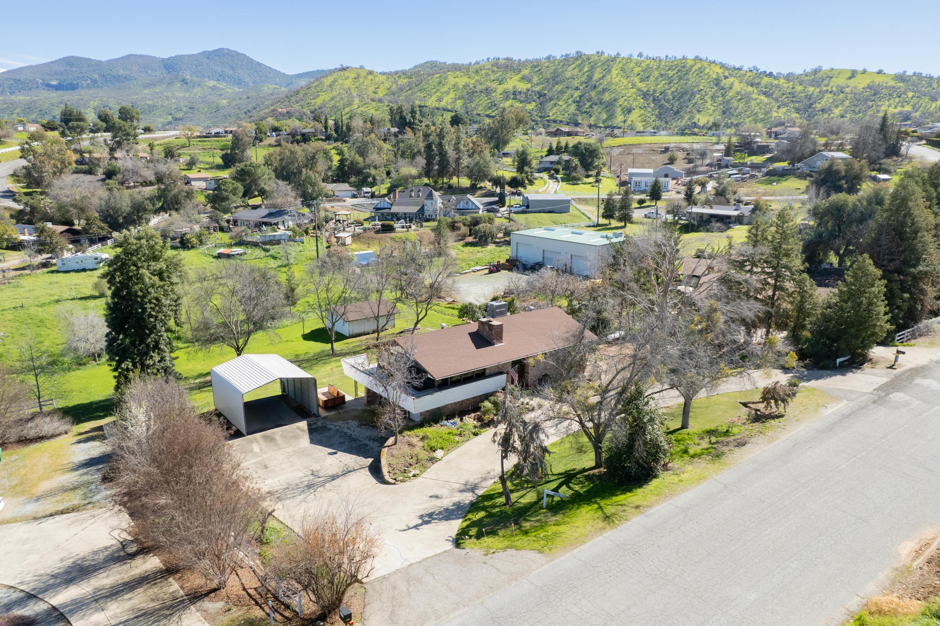 16610 Mustang Dr, Springville, CA 93265