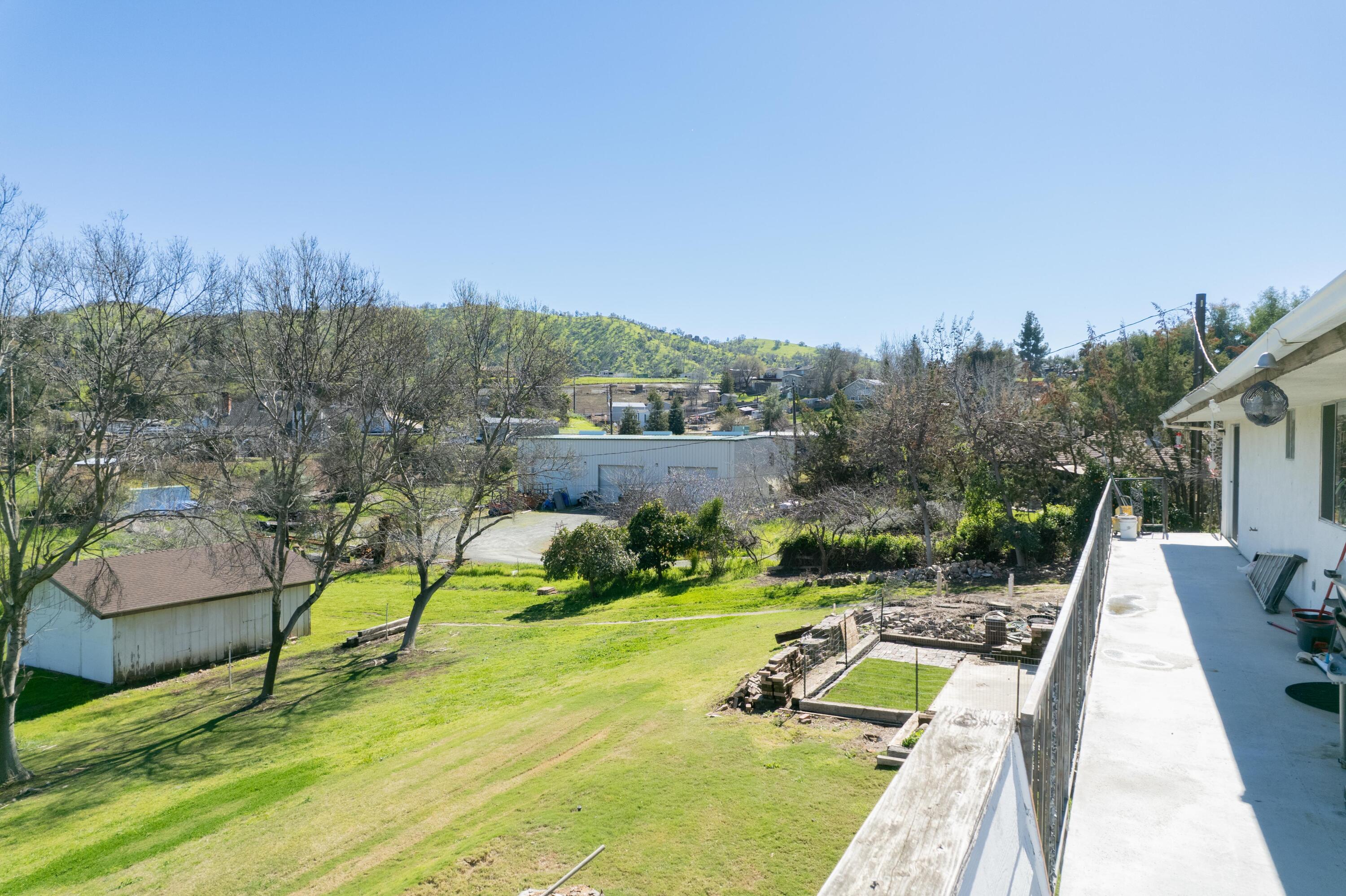 16610 Mustang Dr, Springville, CA 93265