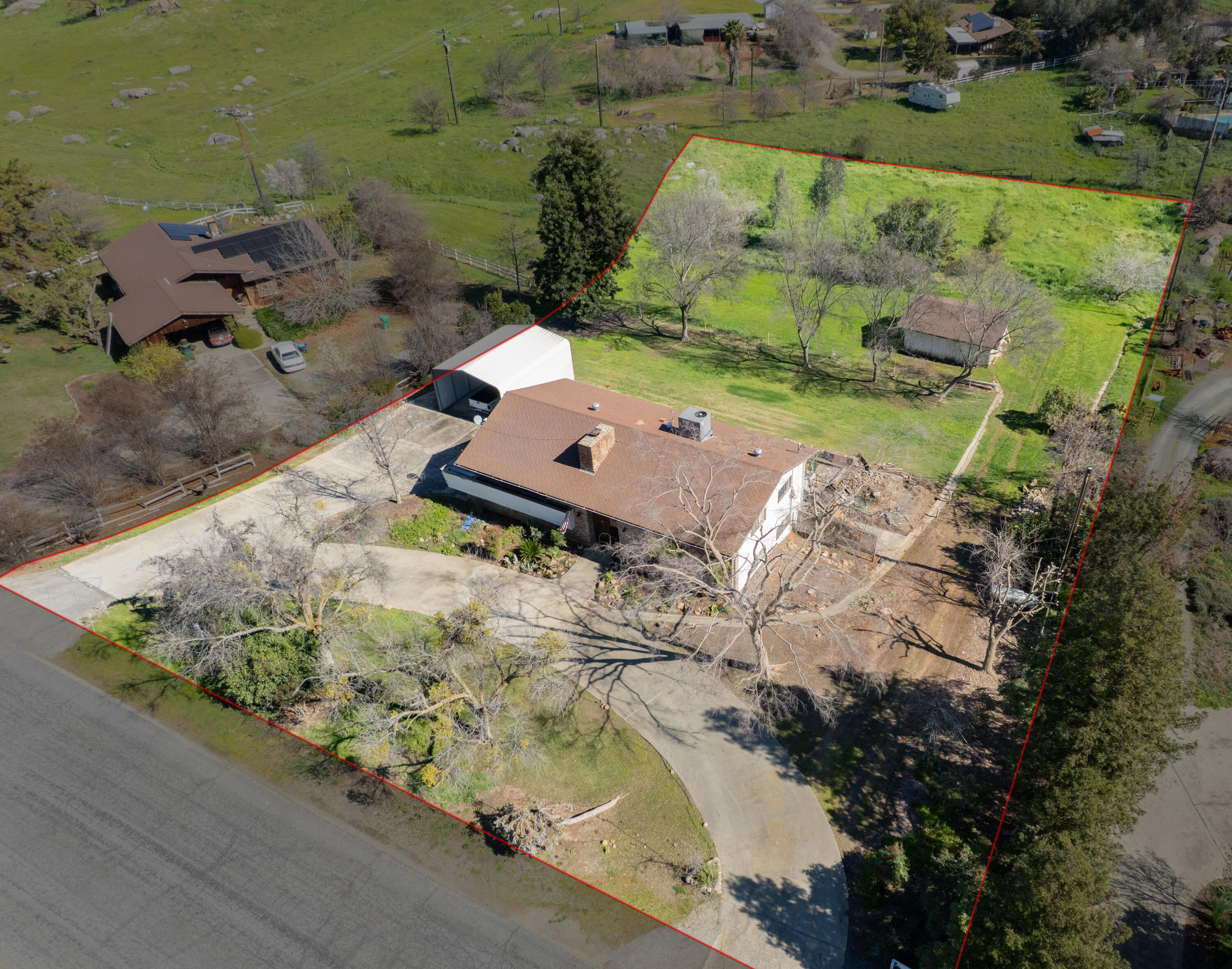 16610 Mustang Dr, Springville, CA 93265