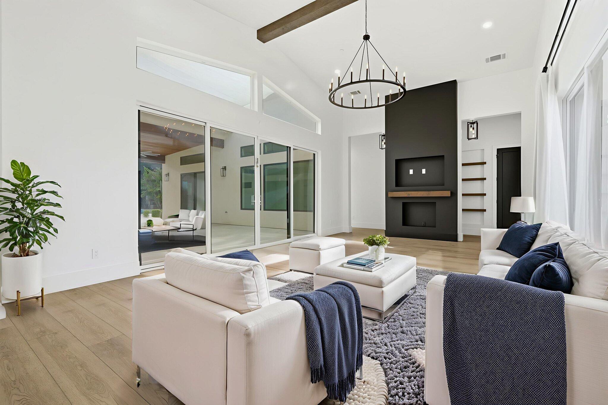 2191 N Linwood St, Visalia, CA 93291