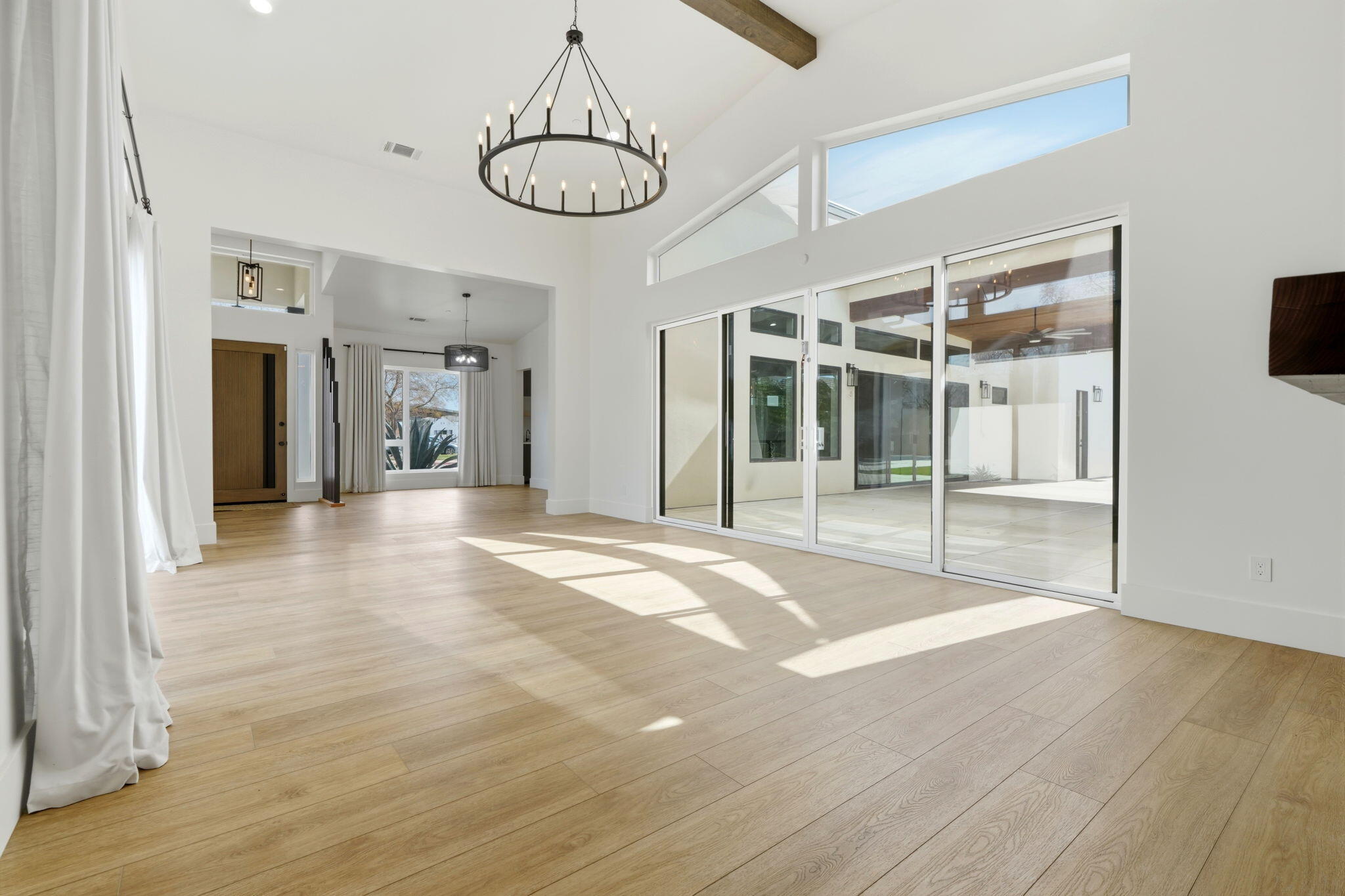 2191 N Linwood St, Visalia, CA 93291