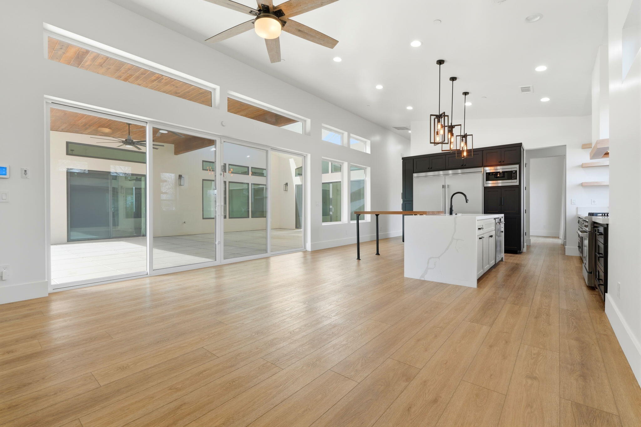 2191 N Linwood St, Visalia, CA 93291