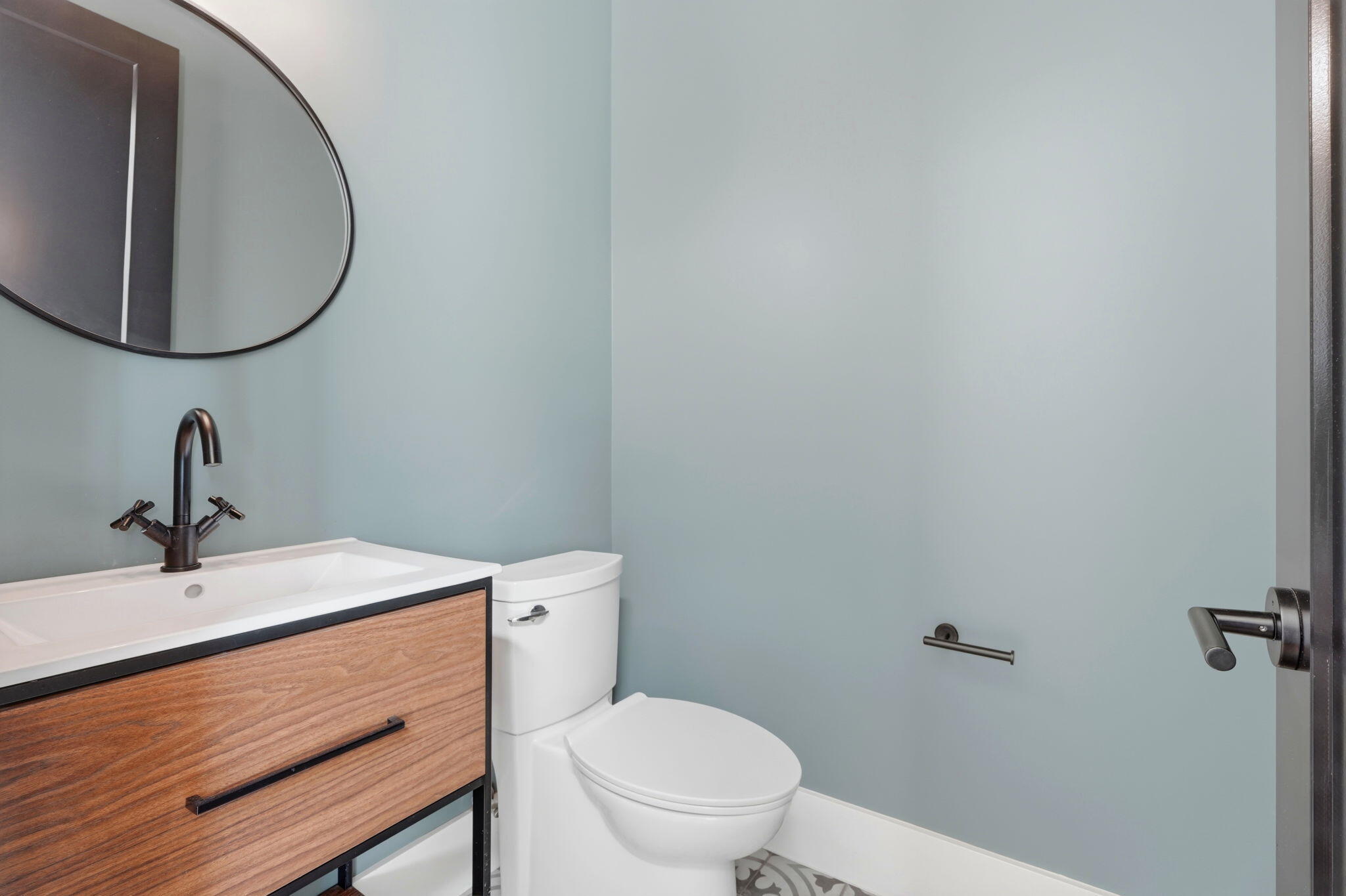 2191 N Linwood St, Visalia, CA 93291