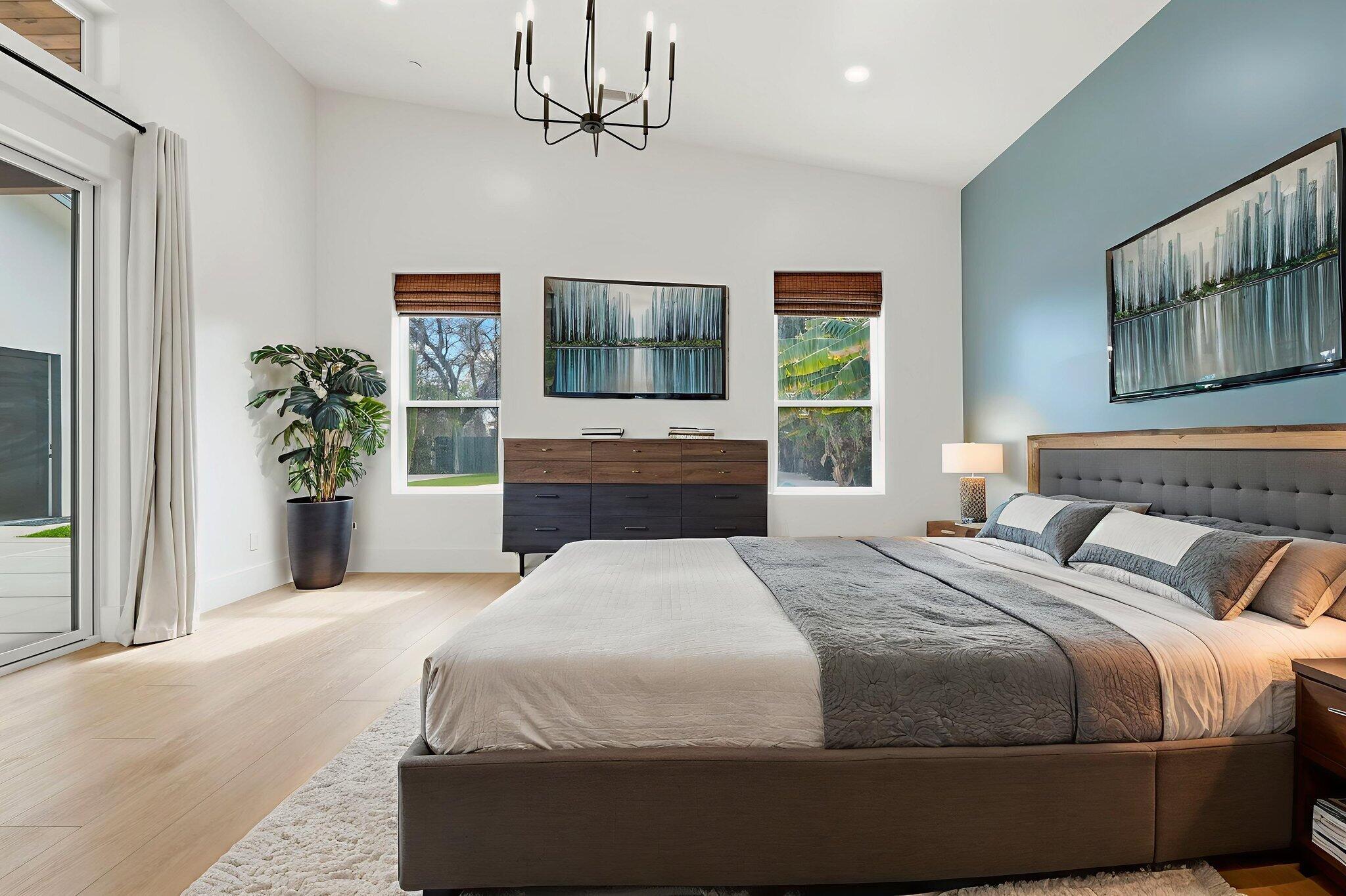 2191 N Linwood St, Visalia, CA 93291