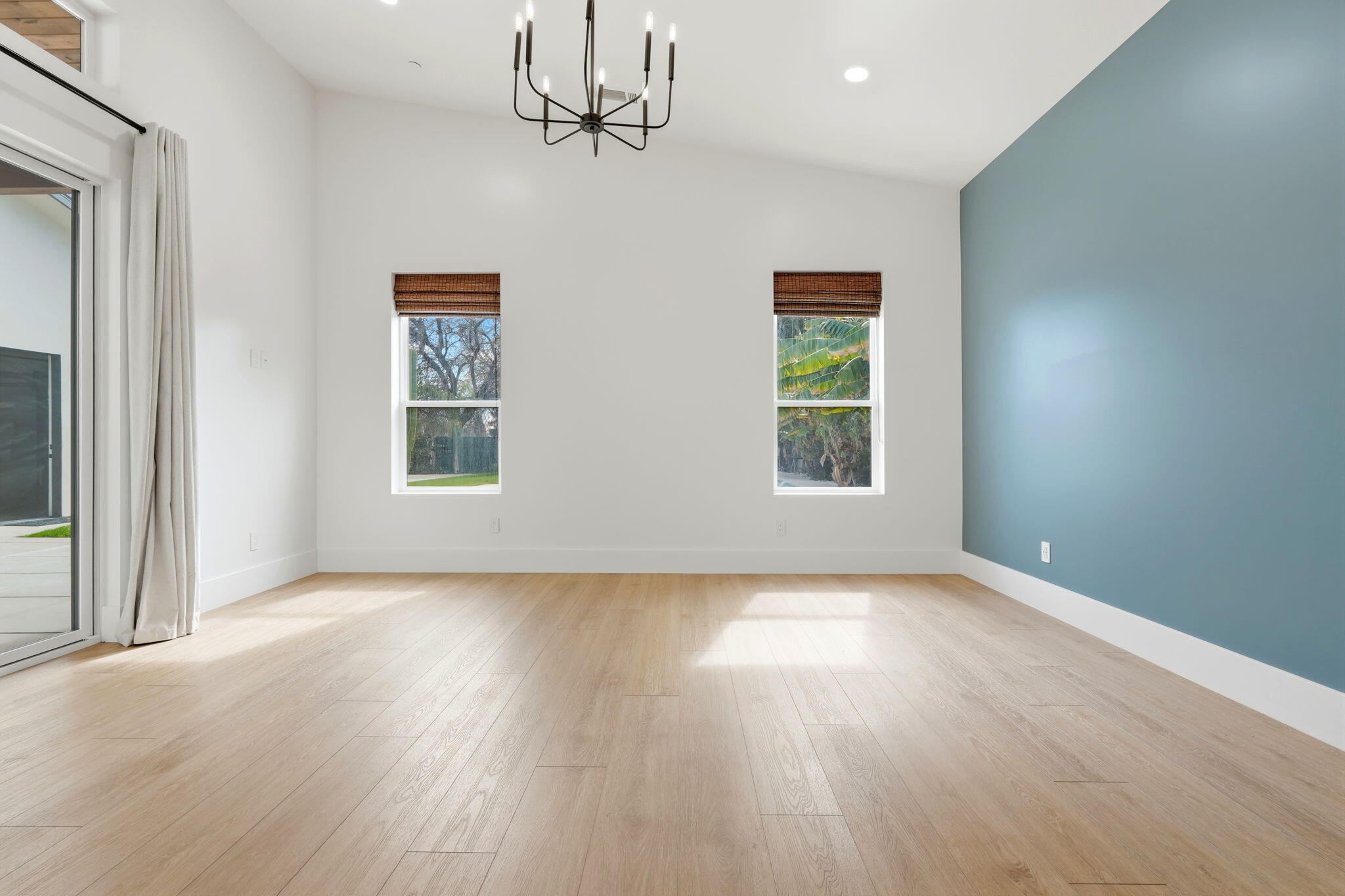 2191 N Linwood St, Visalia, CA 93291