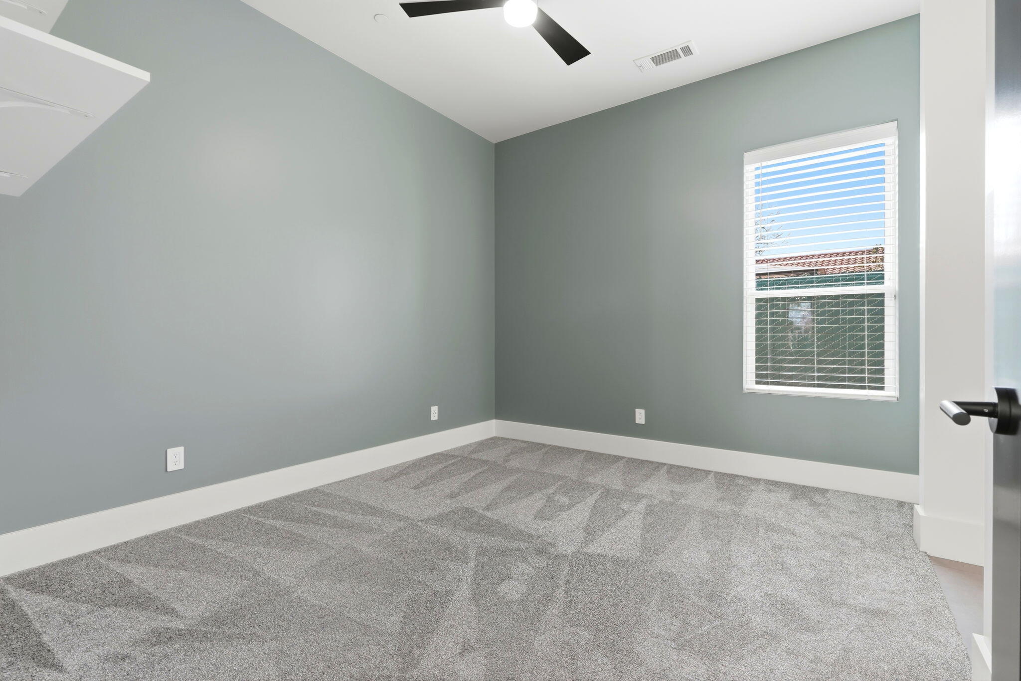 2191 N Linwood St, Visalia, CA 93291