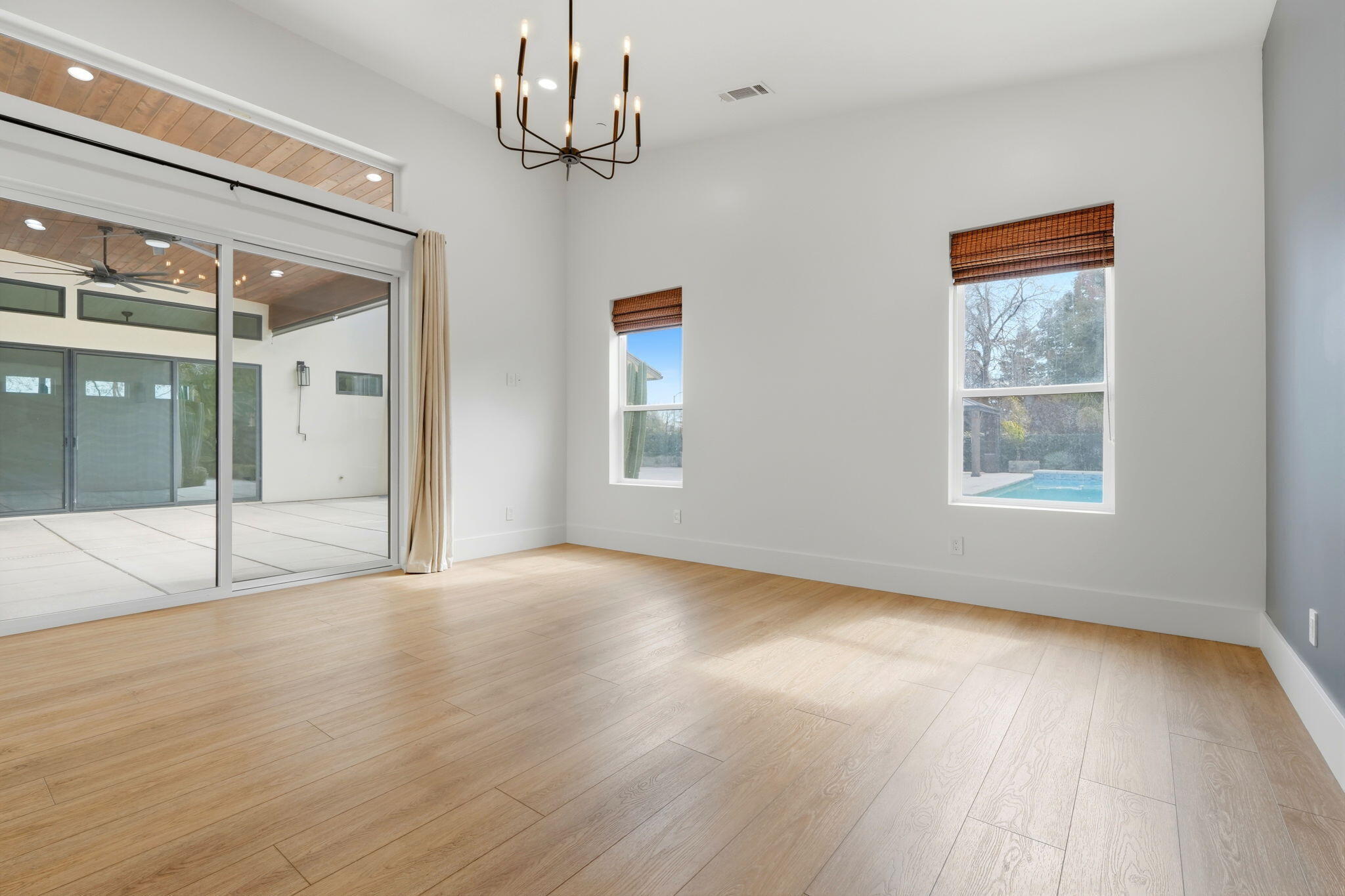 2191 N Linwood St, Visalia, CA 93291