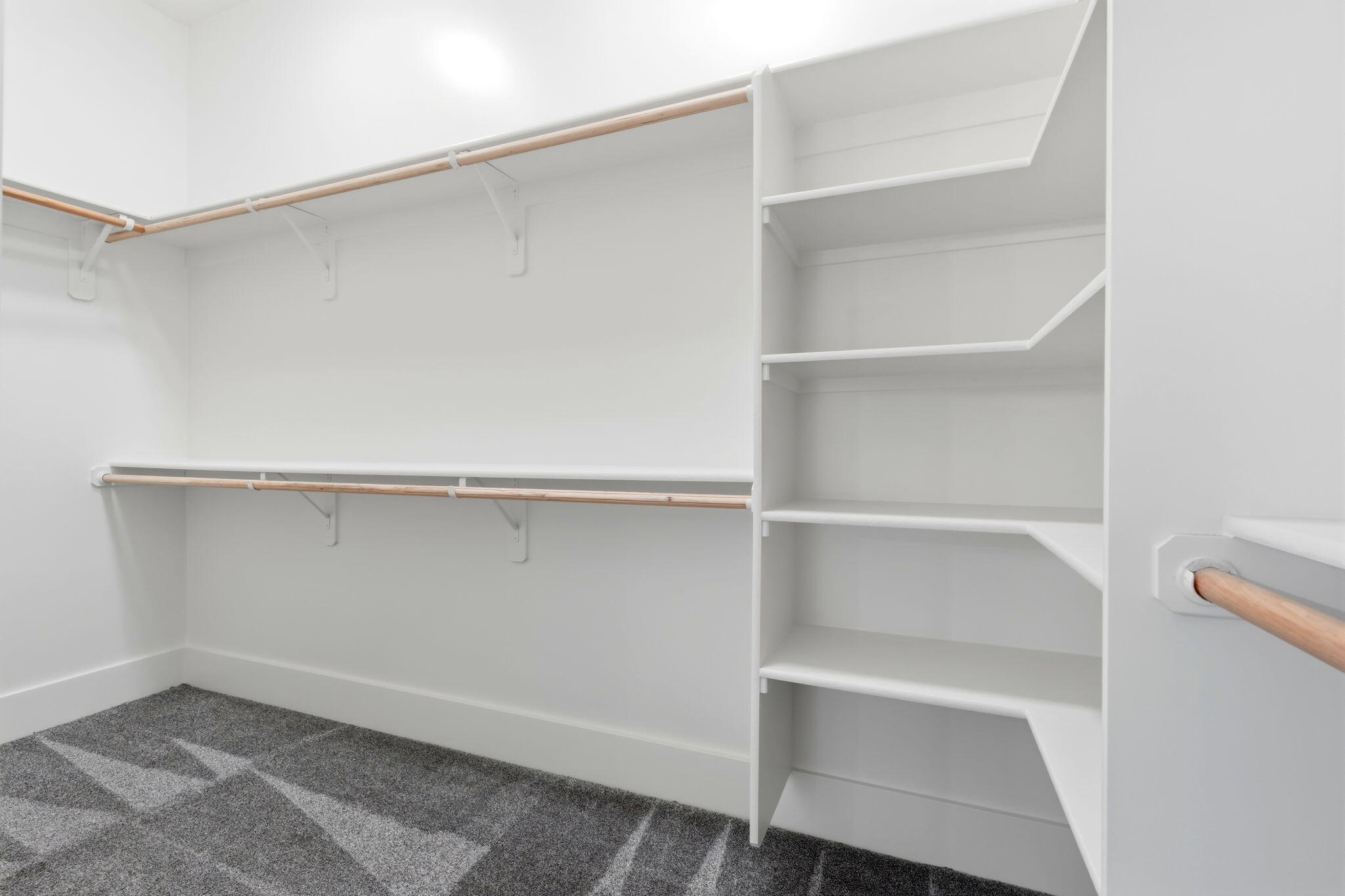 2191 N Linwood St, Visalia, CA 93291