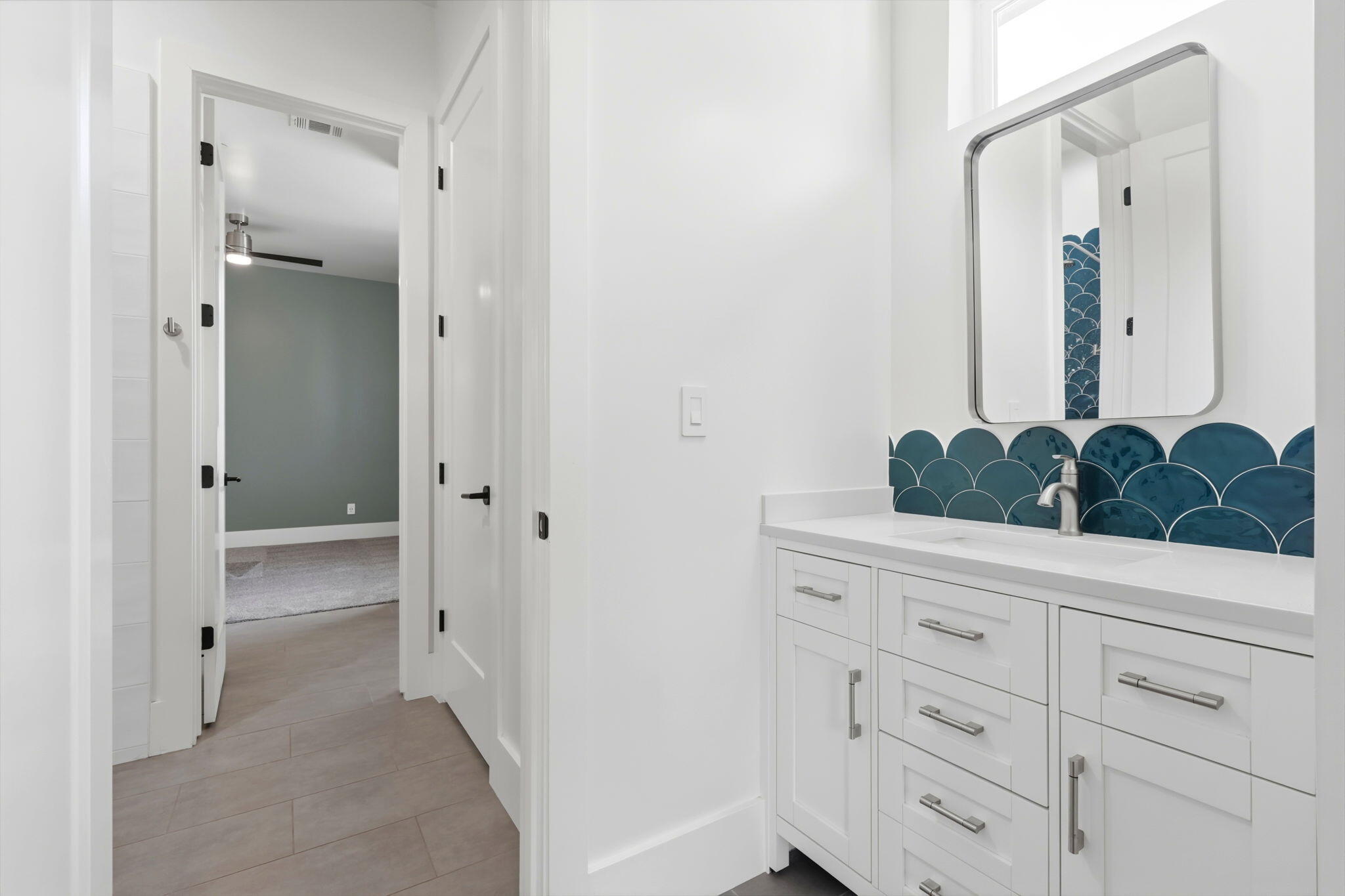 2191 N Linwood St, Visalia, CA 93291