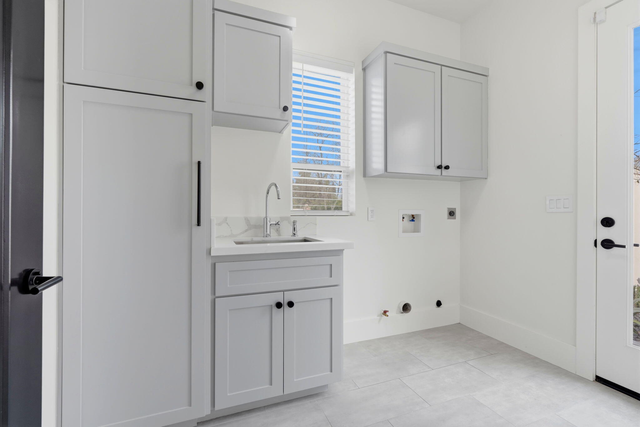 2191 N Linwood St, Visalia, CA 93291