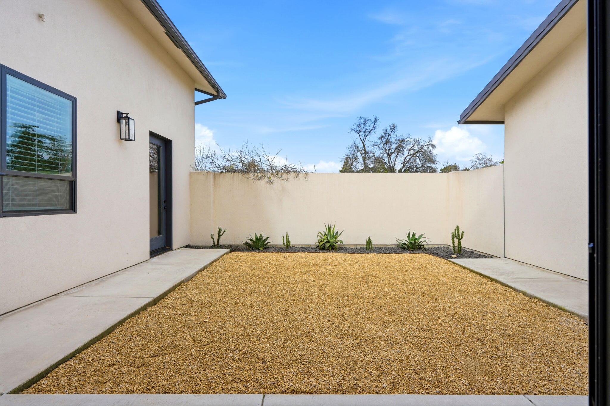 2191 N Linwood St, Visalia, CA 93291