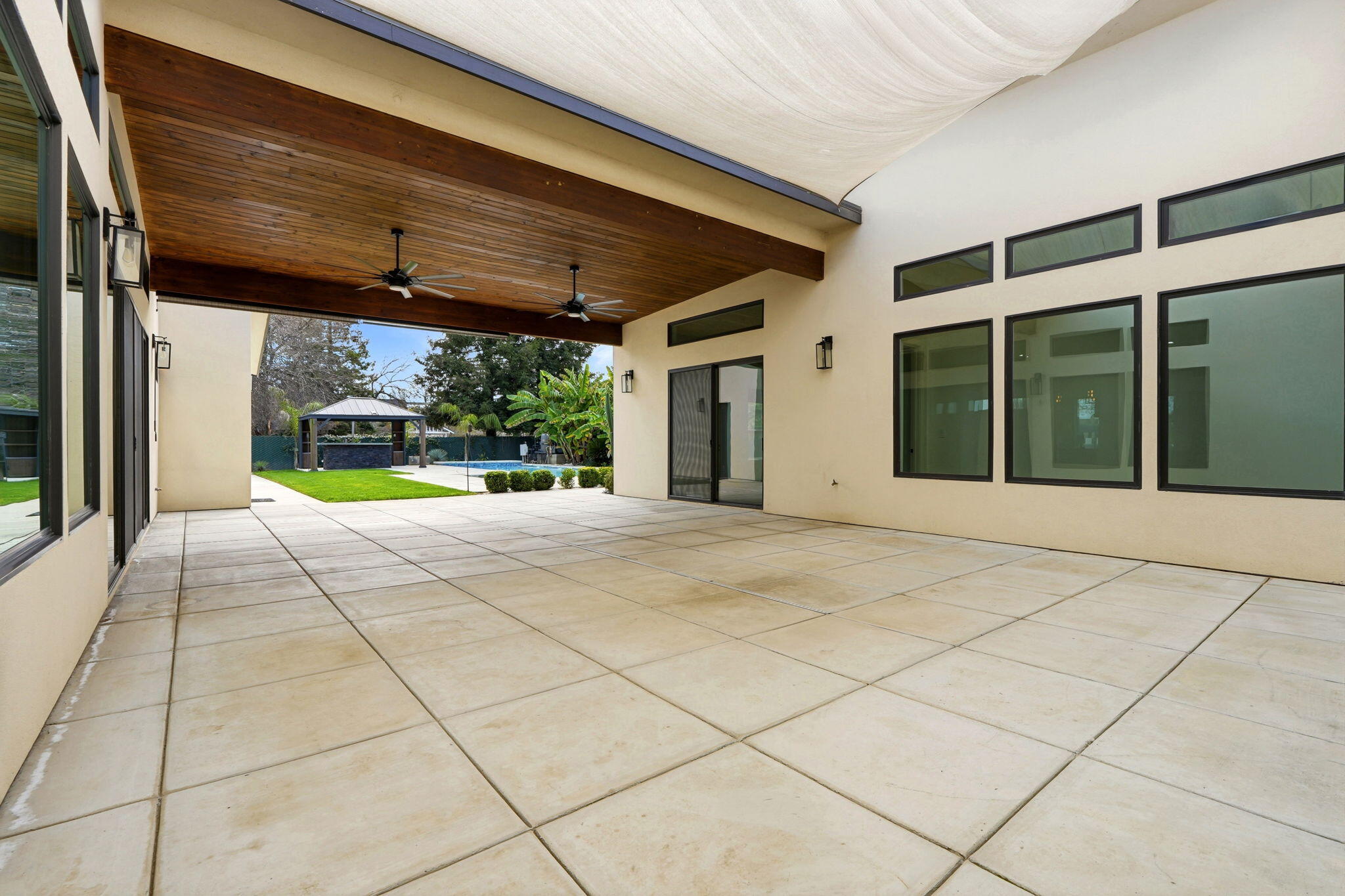 2191 N Linwood St, Visalia, CA 93291