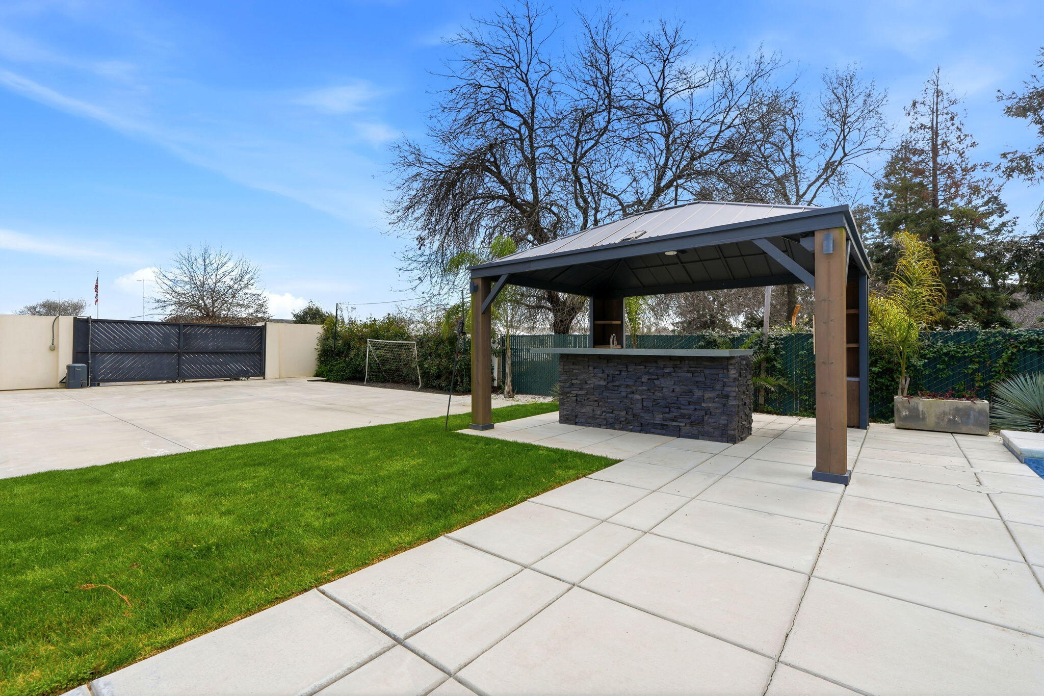 2191 N Linwood St, Visalia, CA 93291