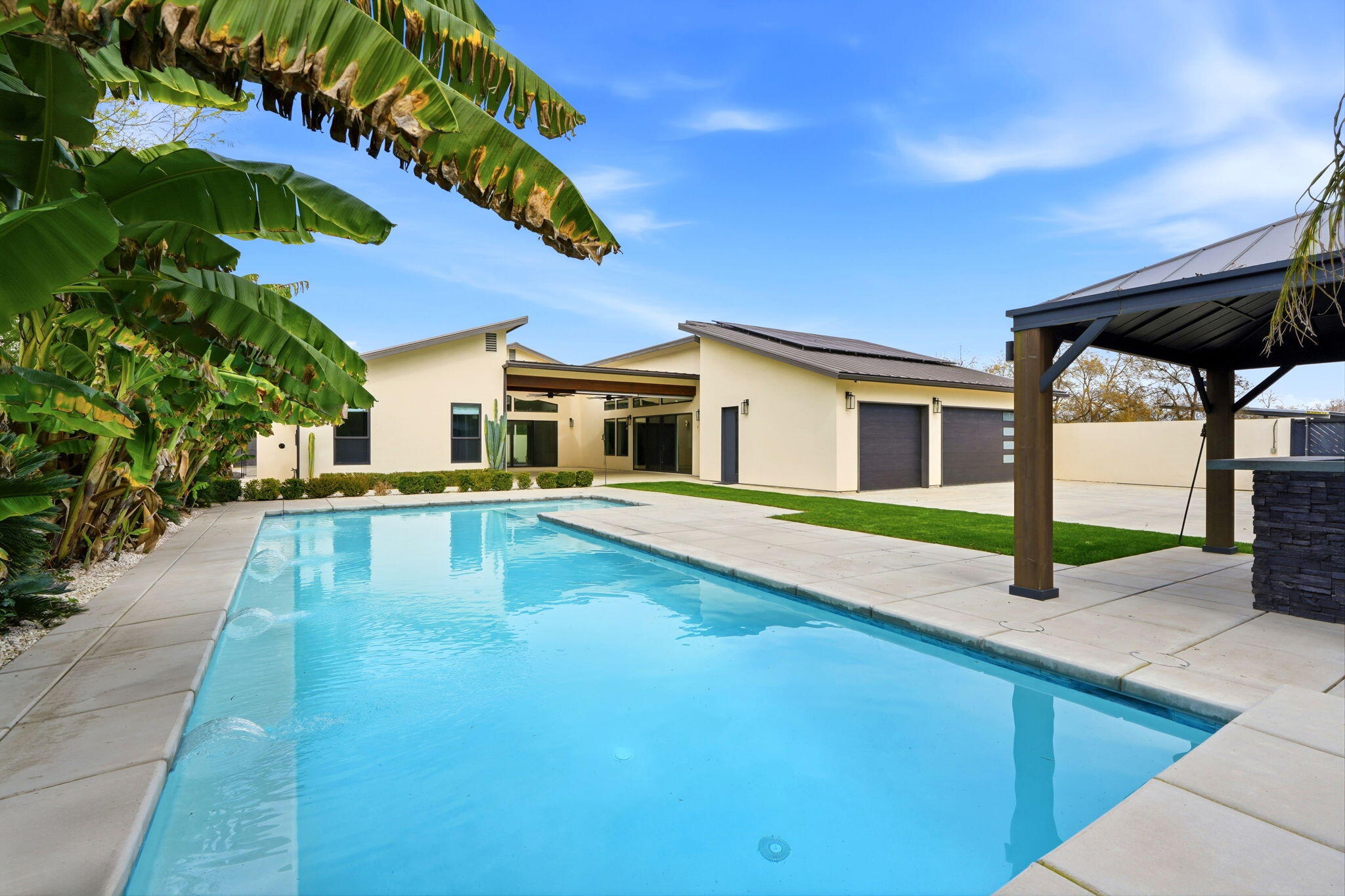 2191 N Linwood St, Visalia, CA 93291