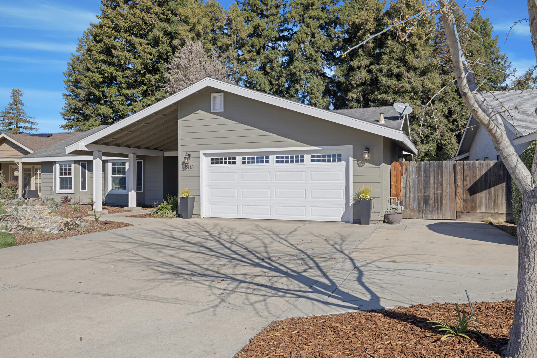 2418 E Princeton Ave, Visalia, CA 93292