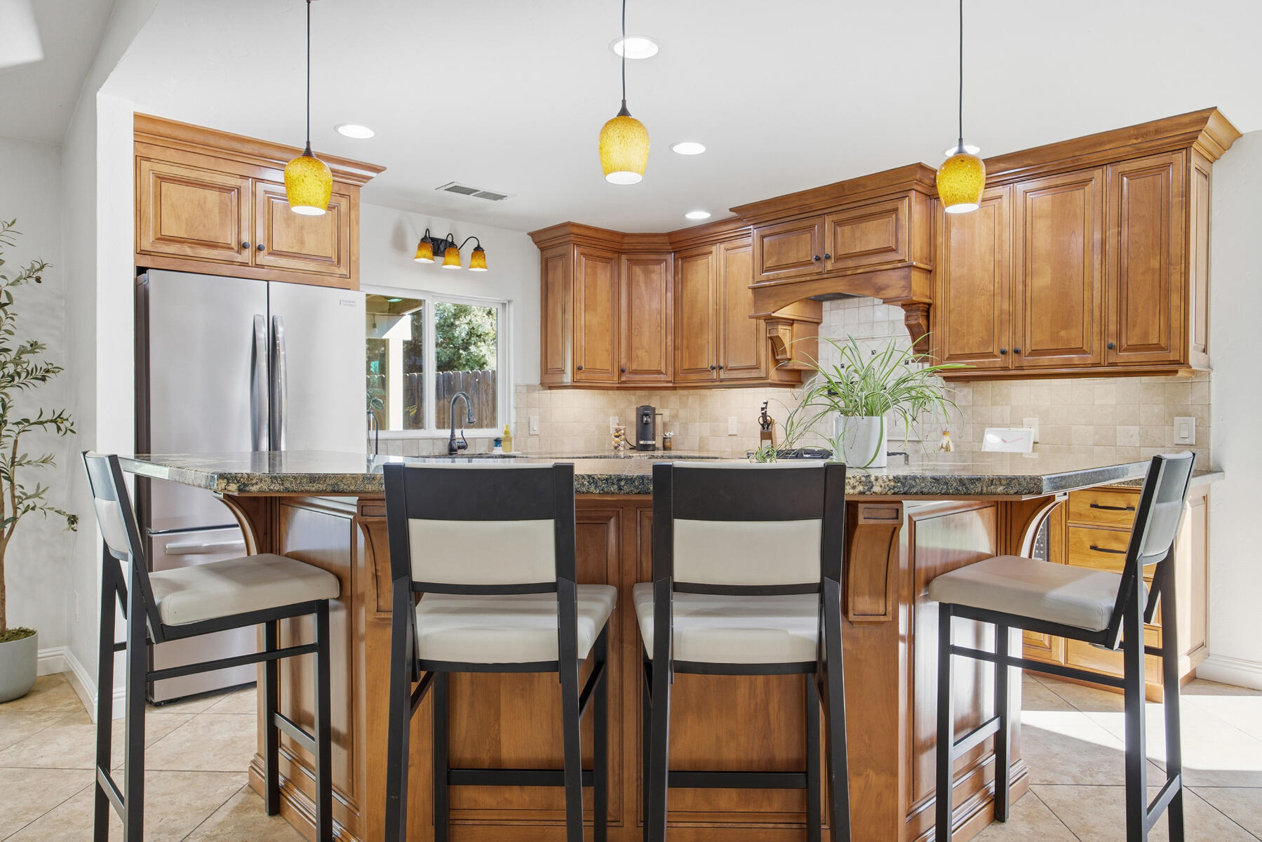 2418 E Princeton Ave, Visalia, CA 93292