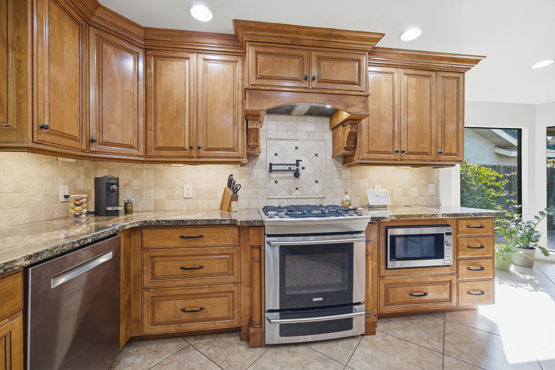 2418 E Princeton Ave, Visalia, CA 93292