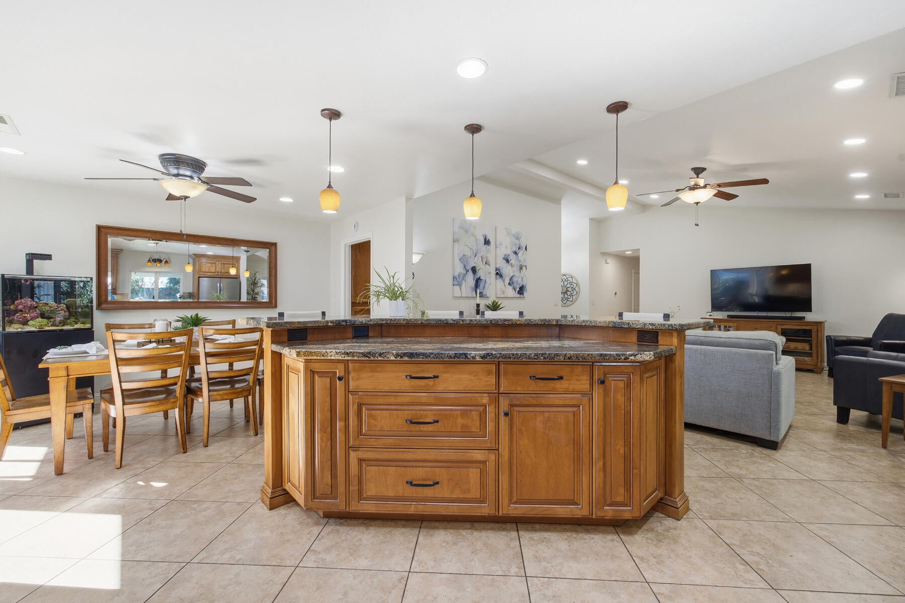 2418 E Princeton Ave, Visalia, CA 93292