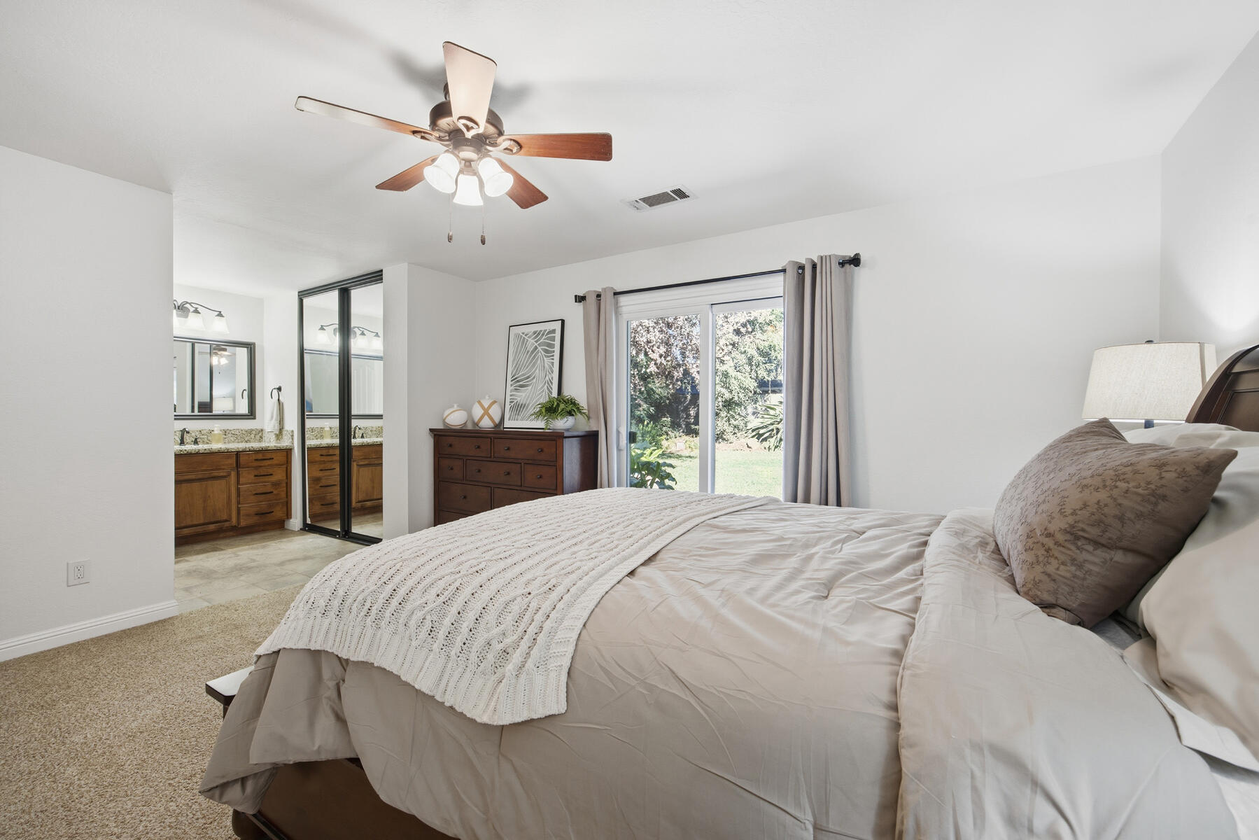 2418 E Princeton Ave, Visalia, CA 93292