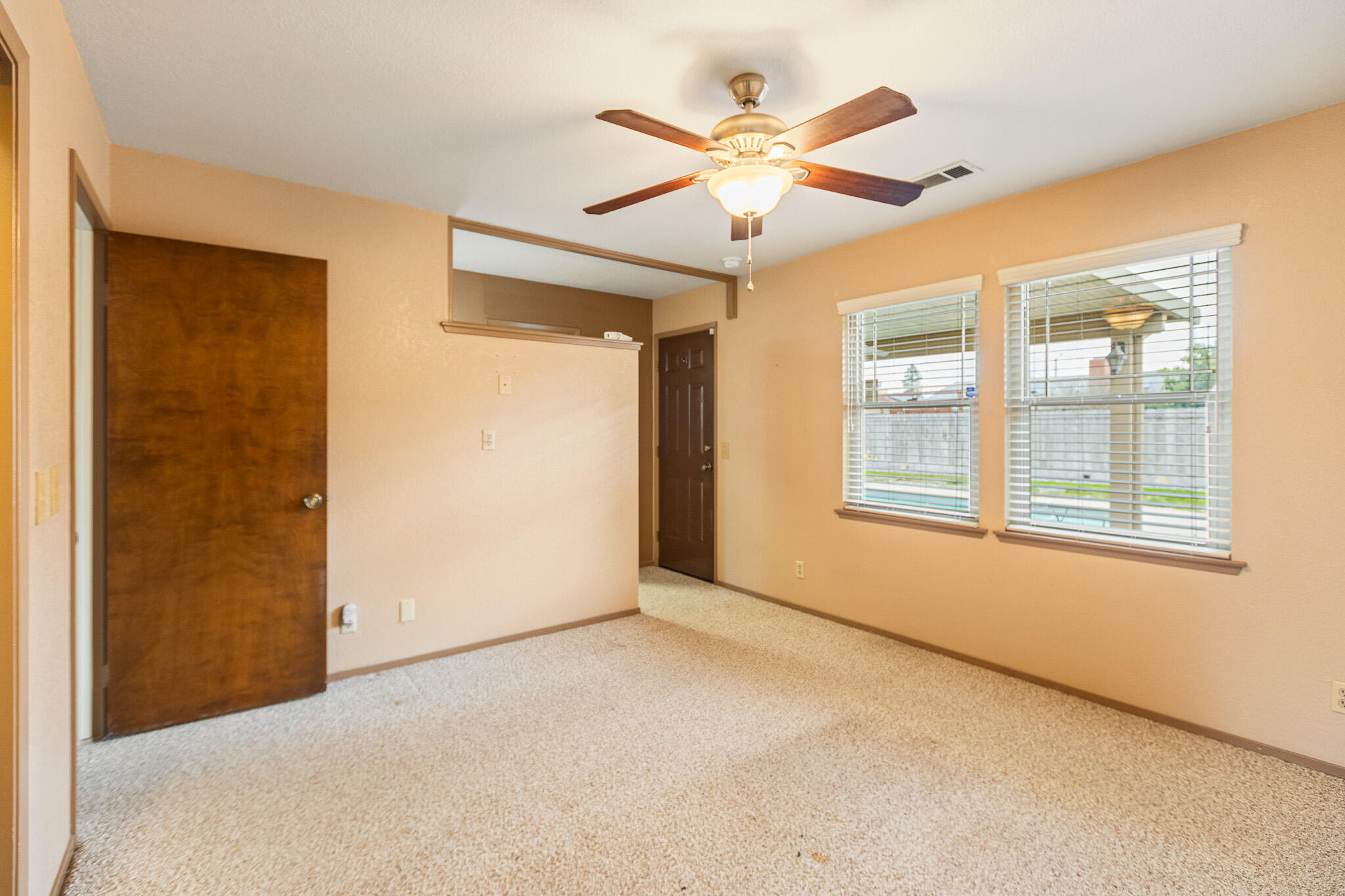 812 Woods Pl, Exeter, CA 93221