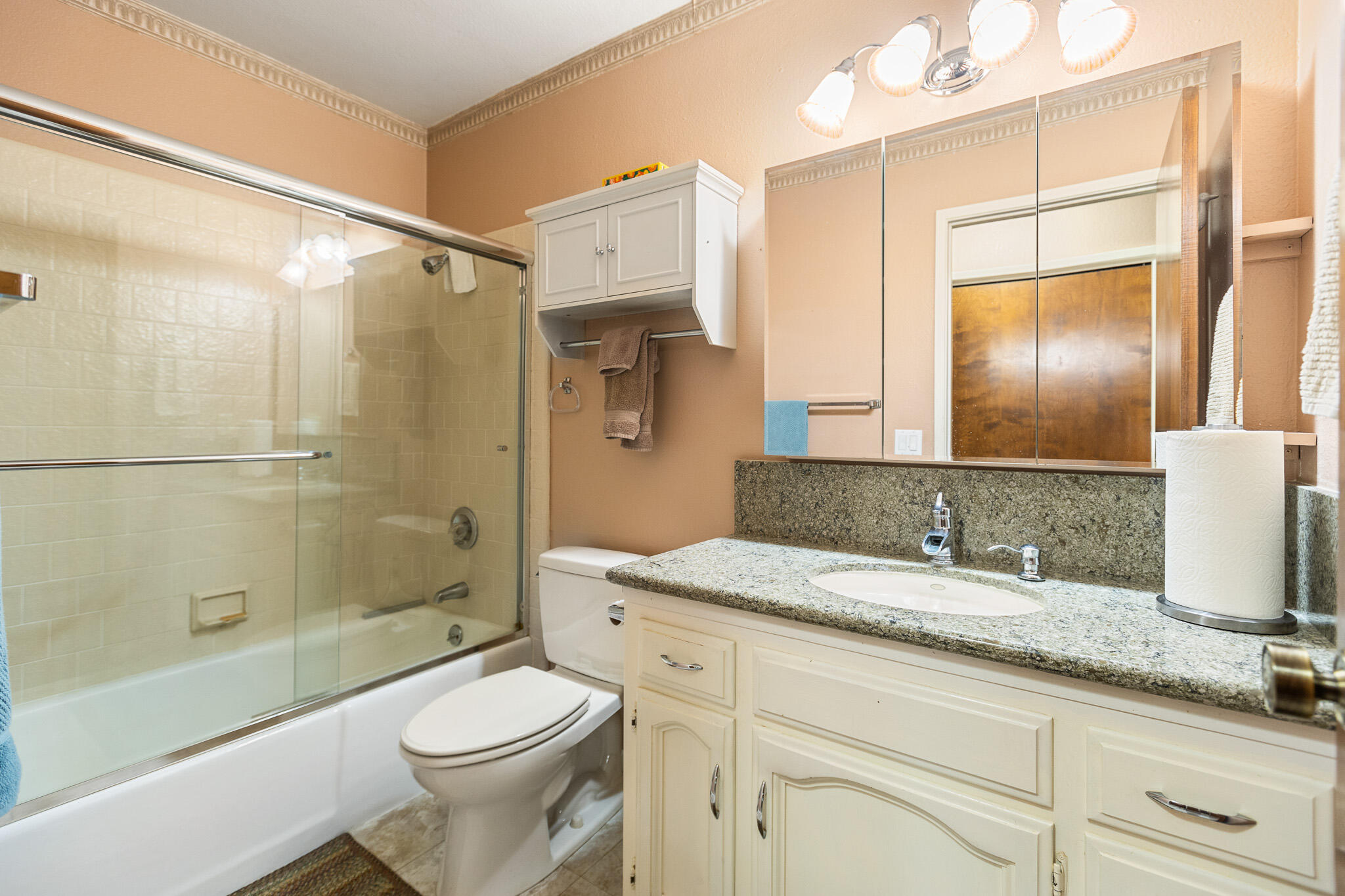 812 Woods Pl, Exeter, CA 93221