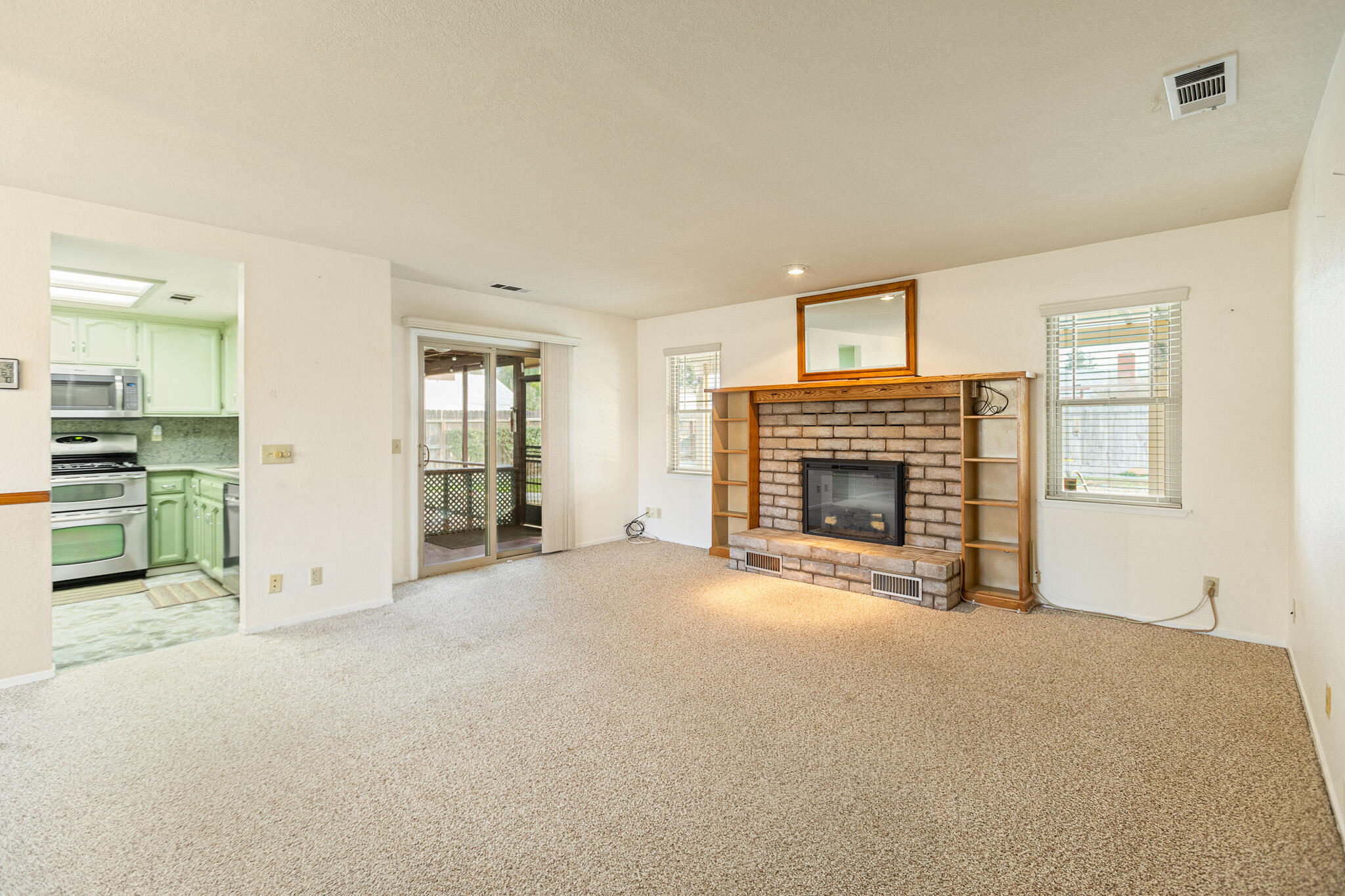 812 Woods Pl, Exeter, CA 93221