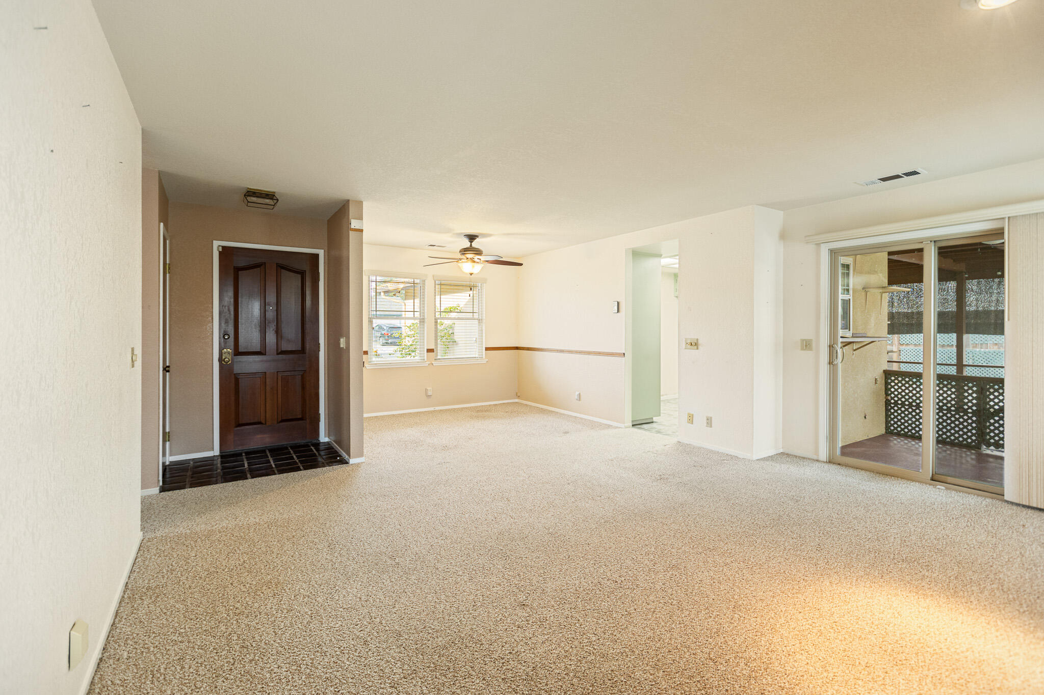 812 Woods Pl, Exeter, CA 93221