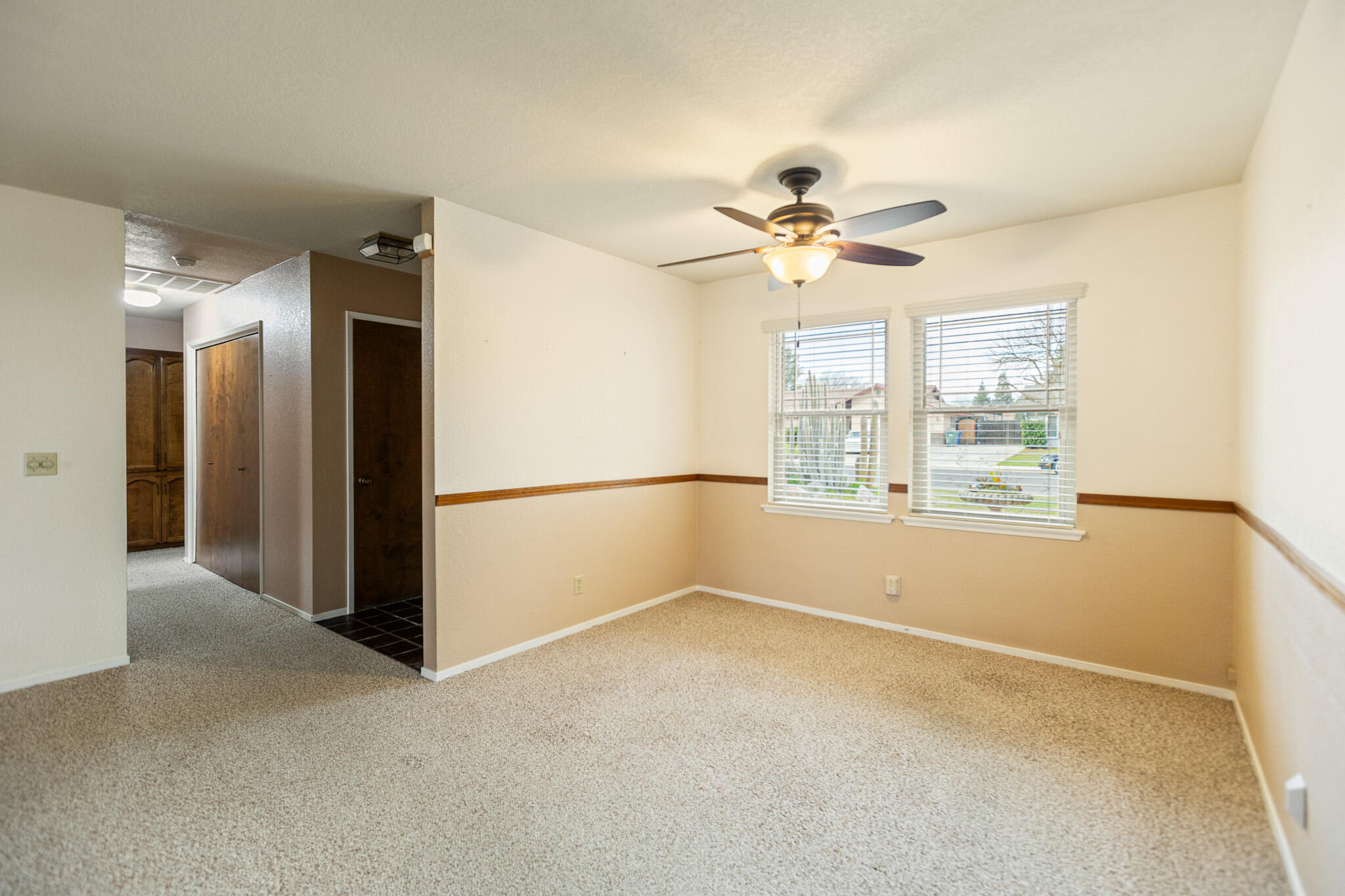 812 Woods Pl, Exeter, CA 93221