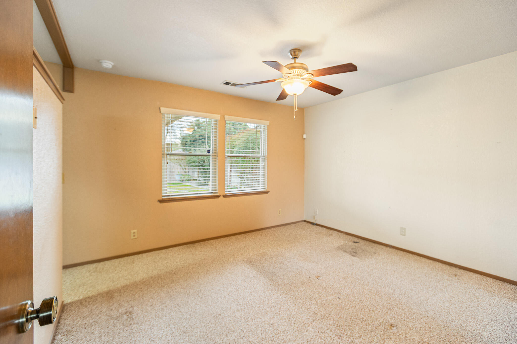 812 Woods Pl, Exeter, CA 93221