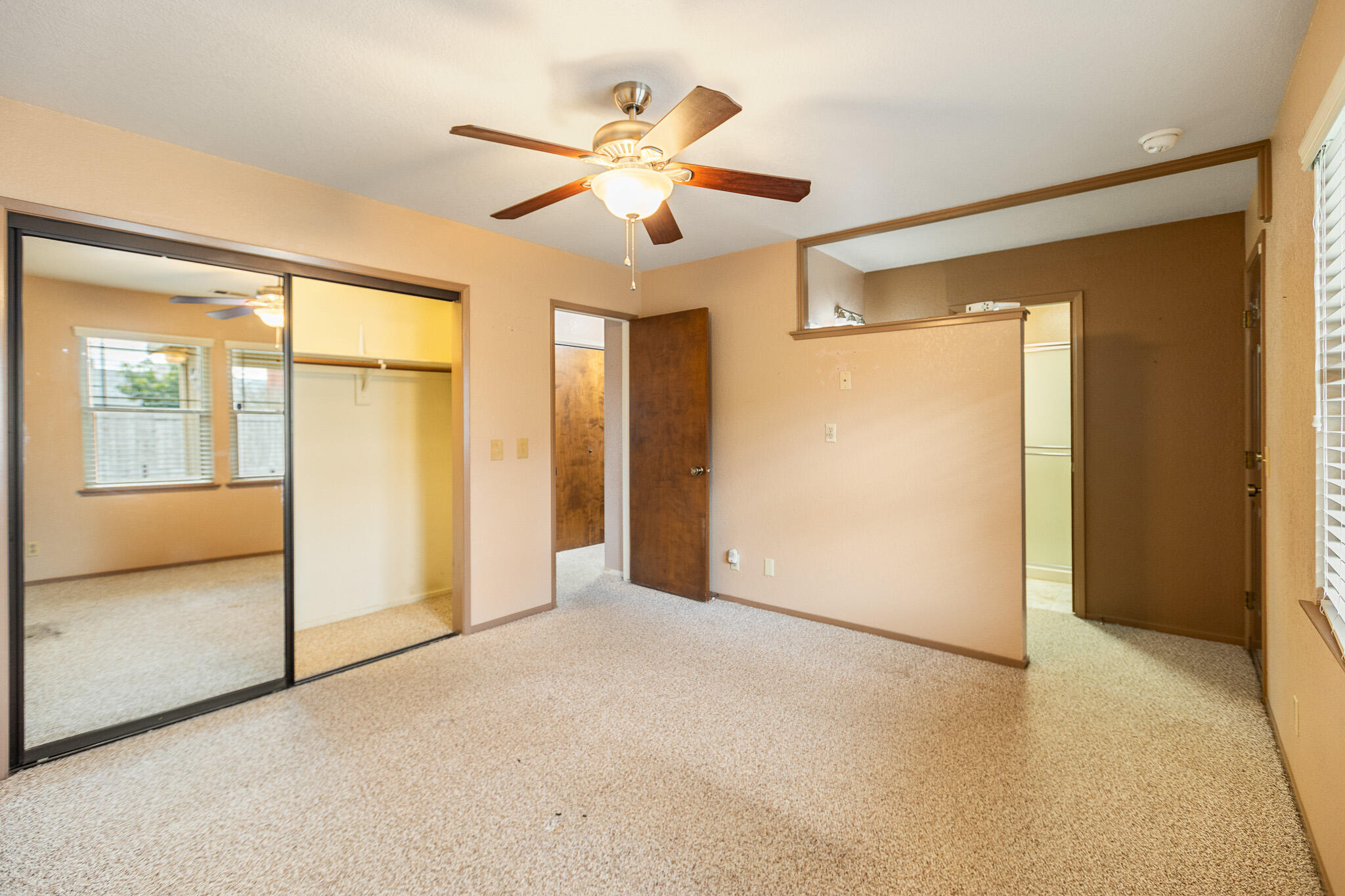 812 Woods Pl, Exeter, CA 93221