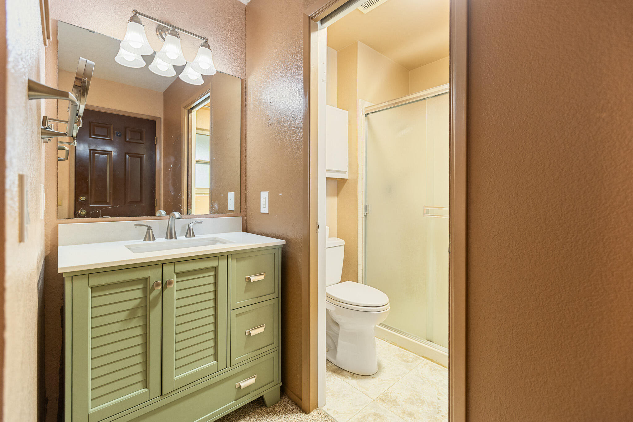 812 Woods Pl, Exeter, CA 93221