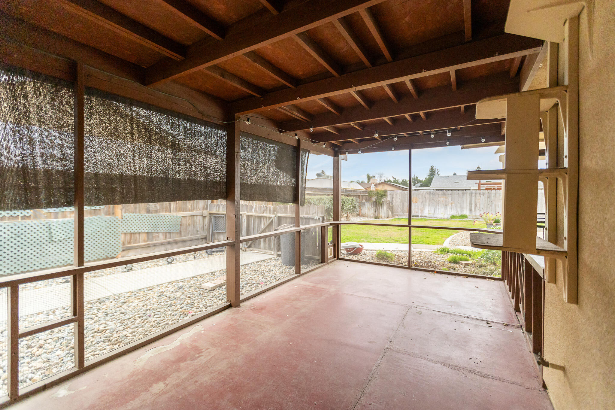 812 Woods Pl, Exeter, CA 93221