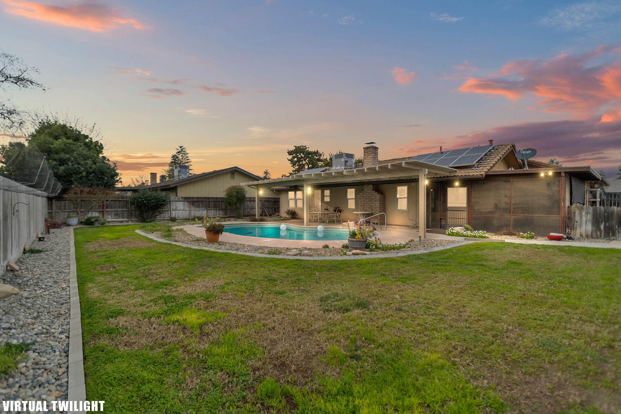 812 Woods Pl, Exeter, CA 93221